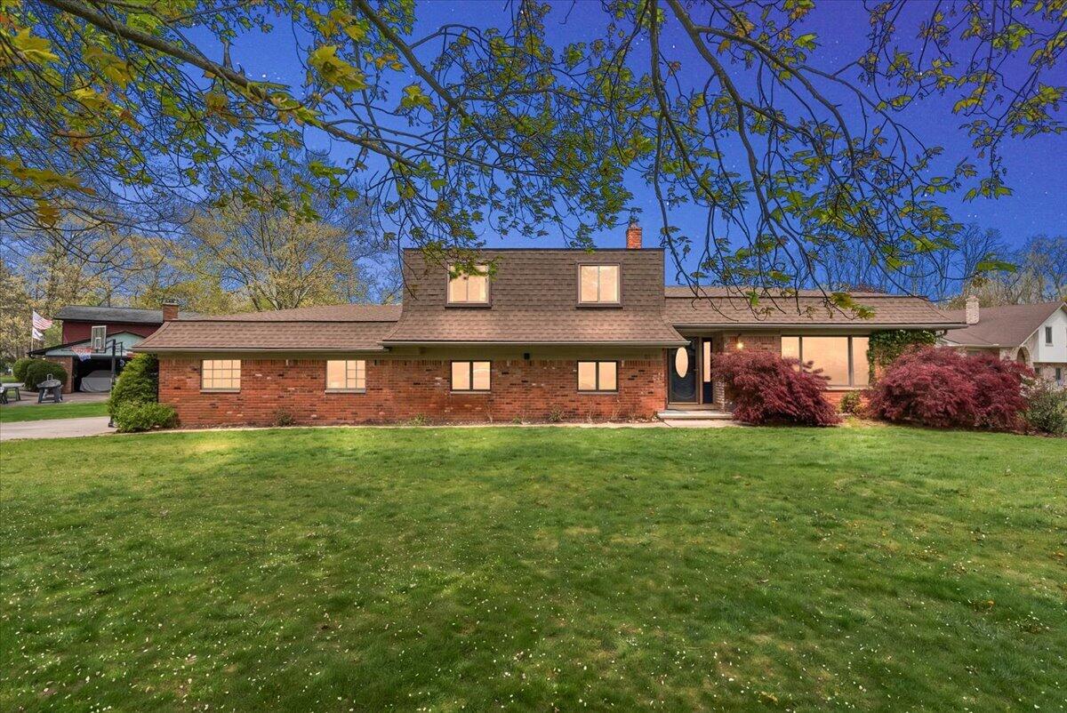 6079 Venice Drive