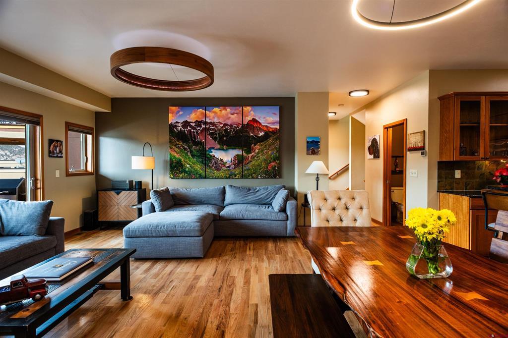 24 Sage Hill Ct