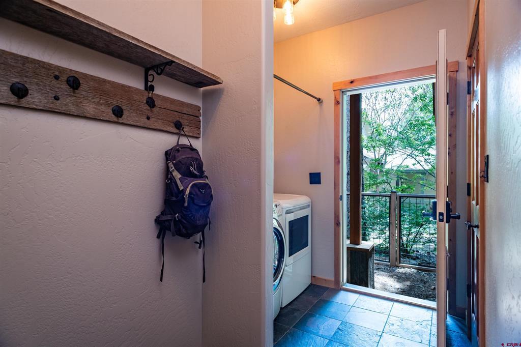 15 Edgemont Way