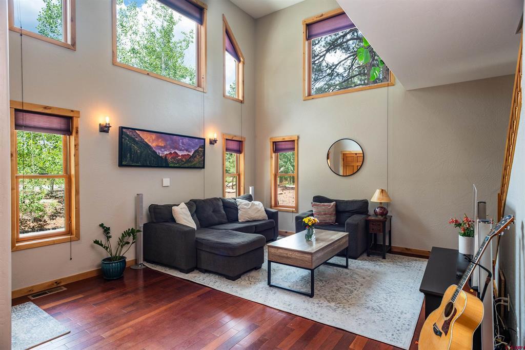 15 Edgemont Way