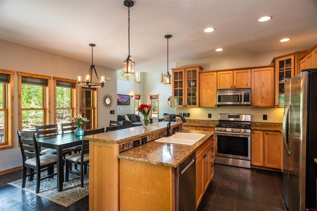 15 Edgemont Way