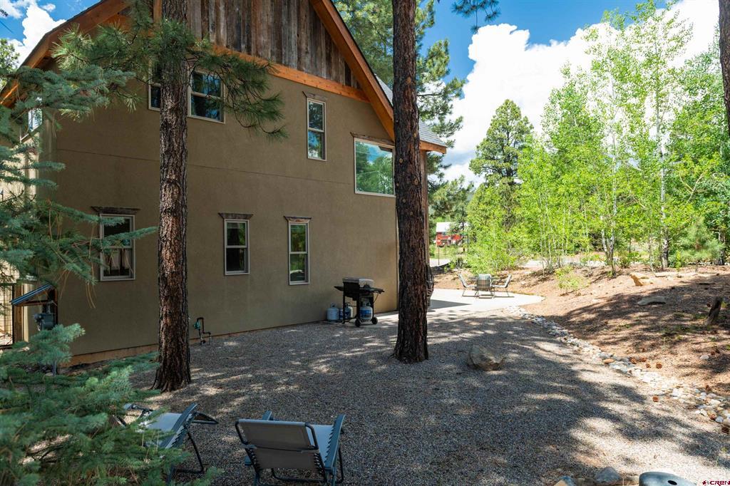 15 Edgemont Way