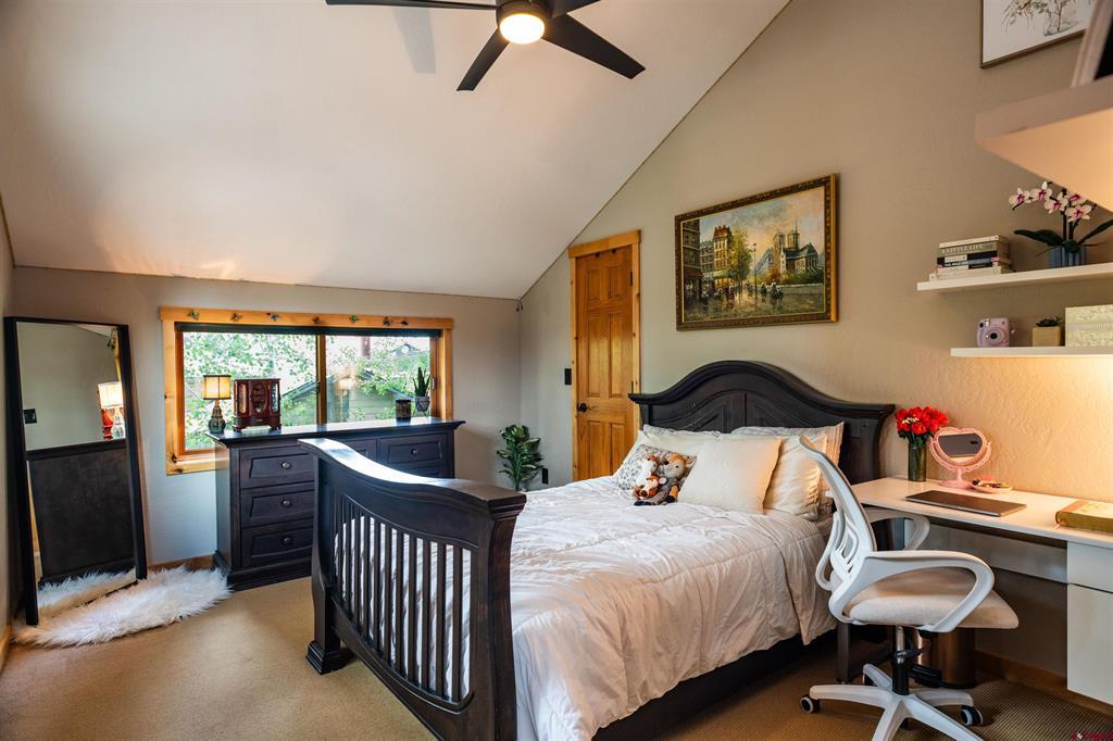 15 Edgemont Way