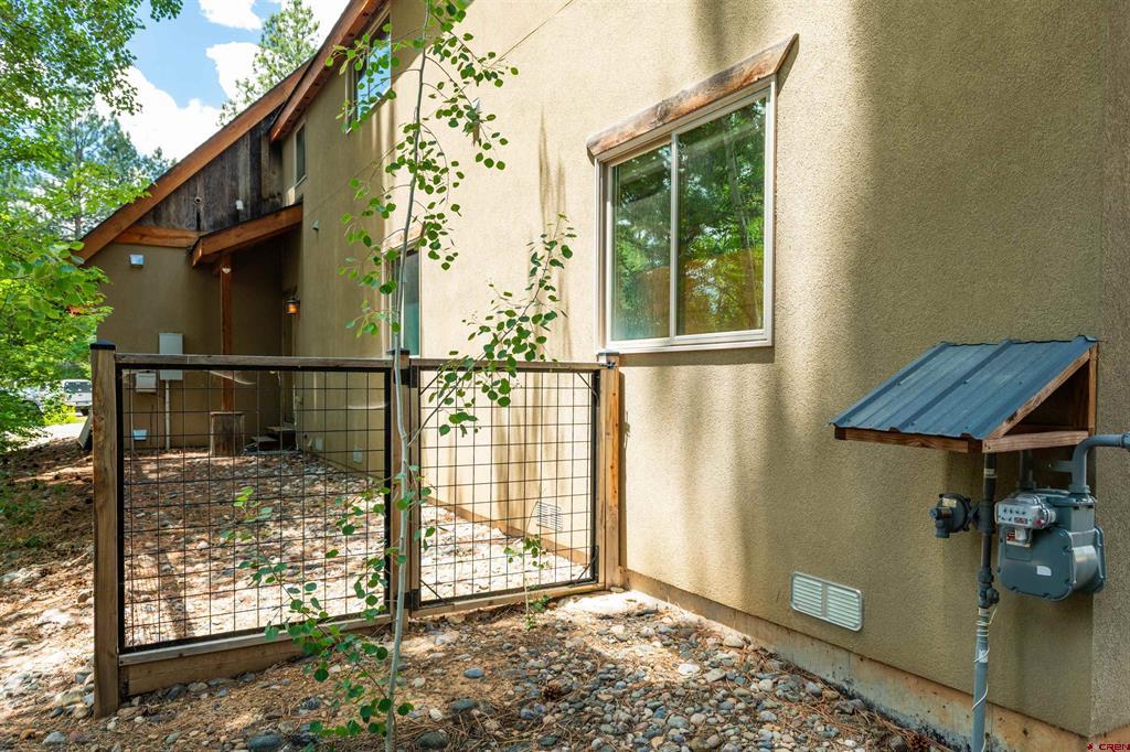 15 Edgemont Way