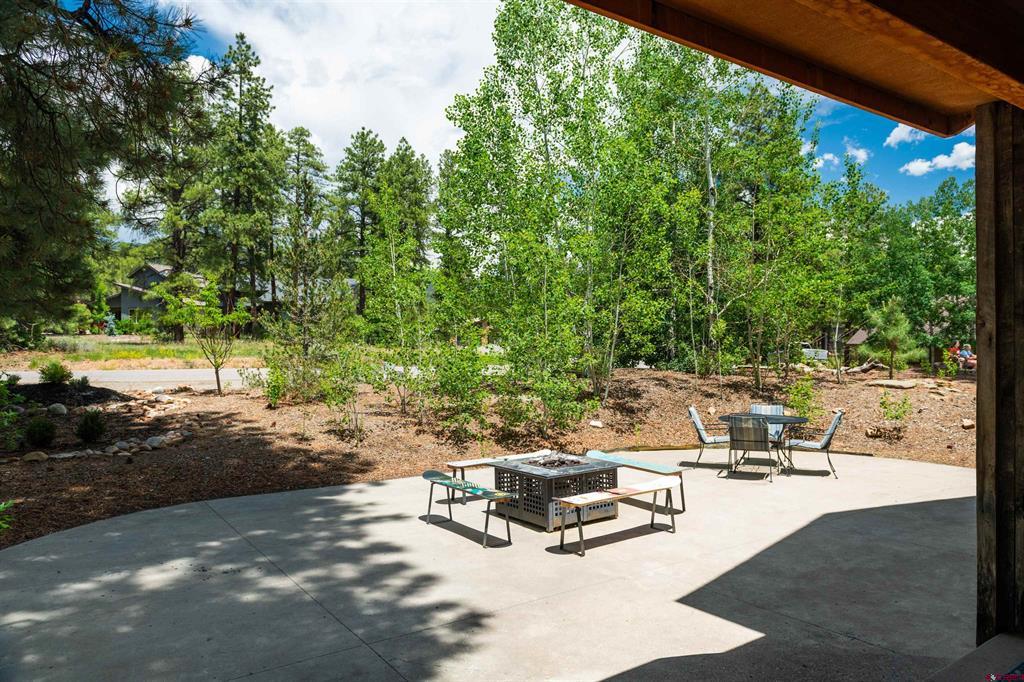 15 Edgemont Way