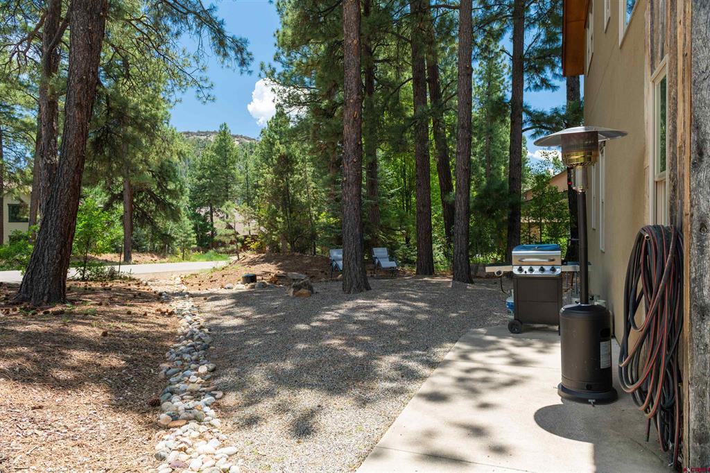 15 Edgemont Way