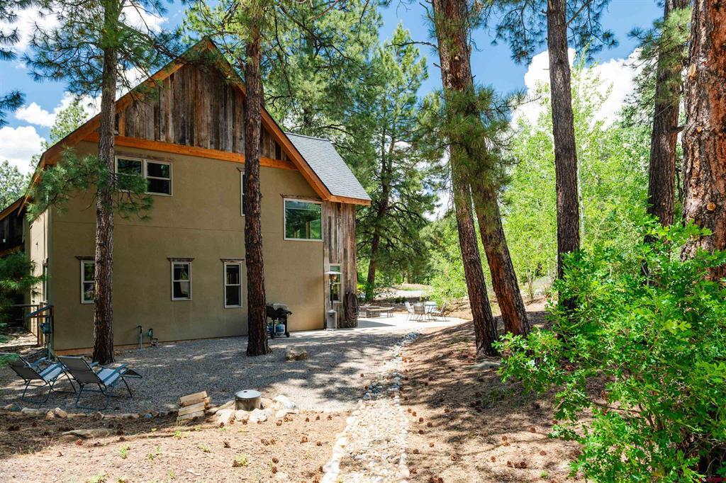 15 Edgemont Way