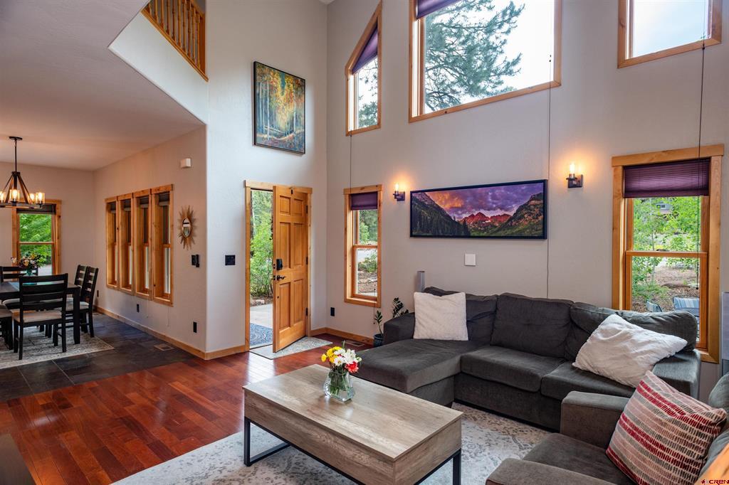 15 Edgemont Way