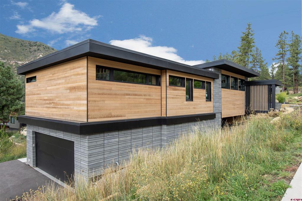 113 Wild Iris Avenue