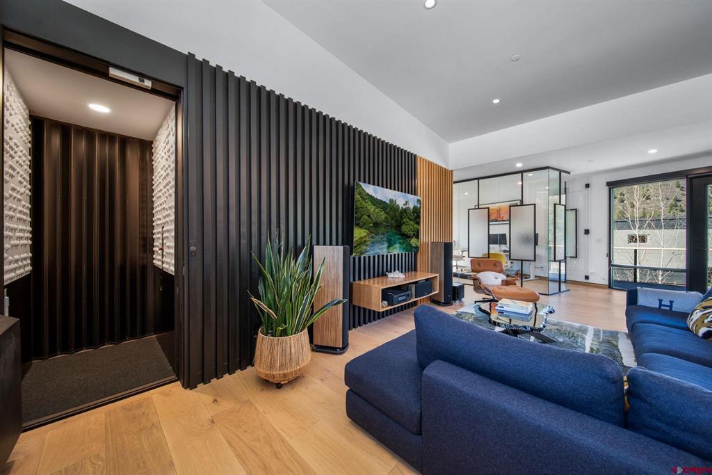 113 Wild Iris Avenue