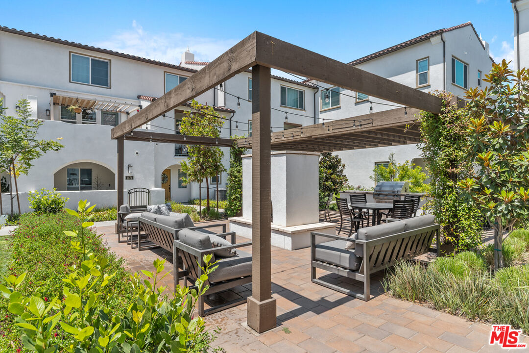 1448 Azalea Cir