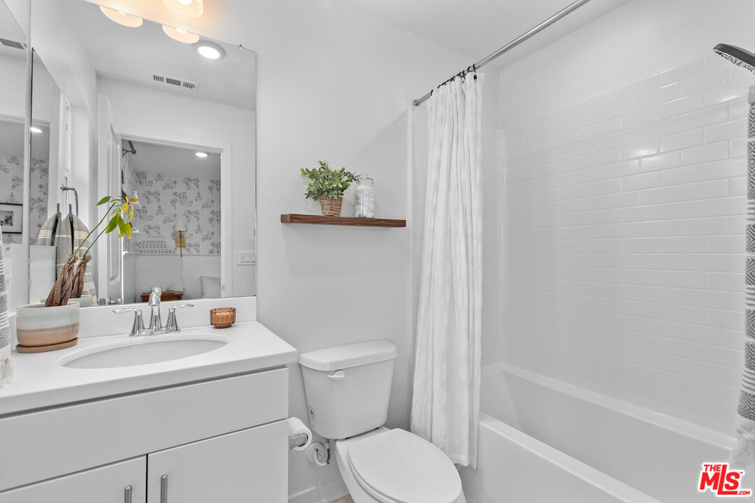1448 Azalea Cir