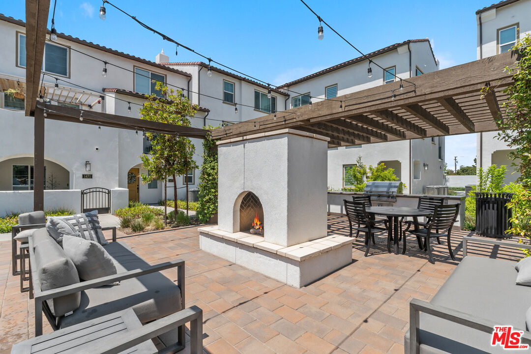 1448 Azalea Cir