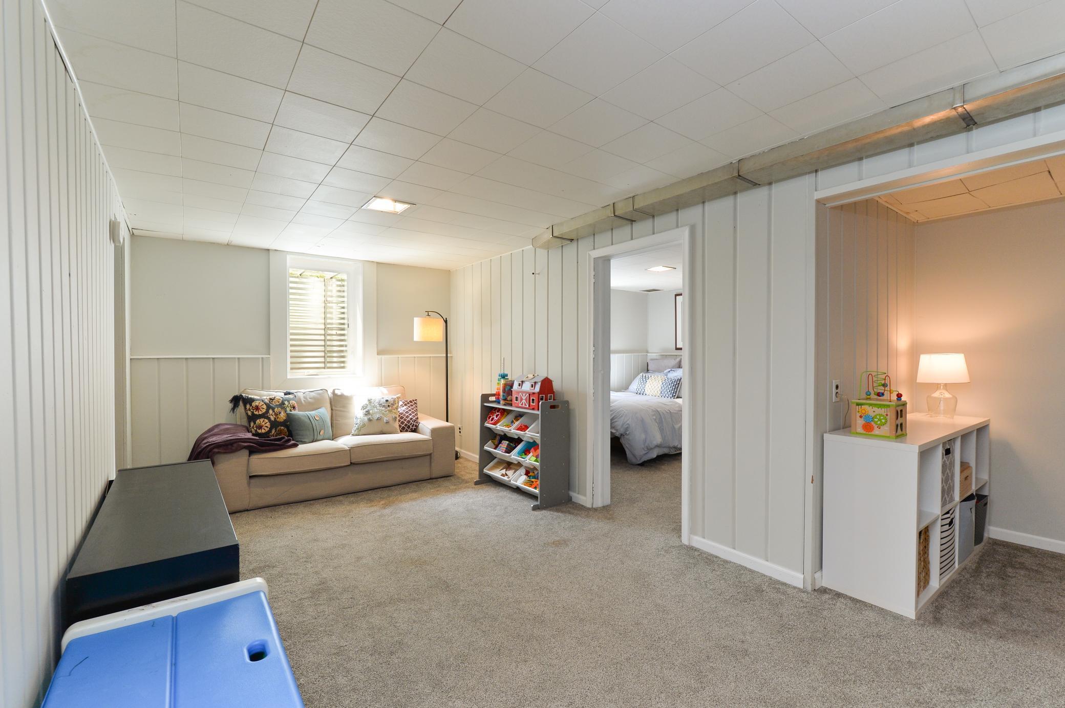 796 Cottage Avenue W