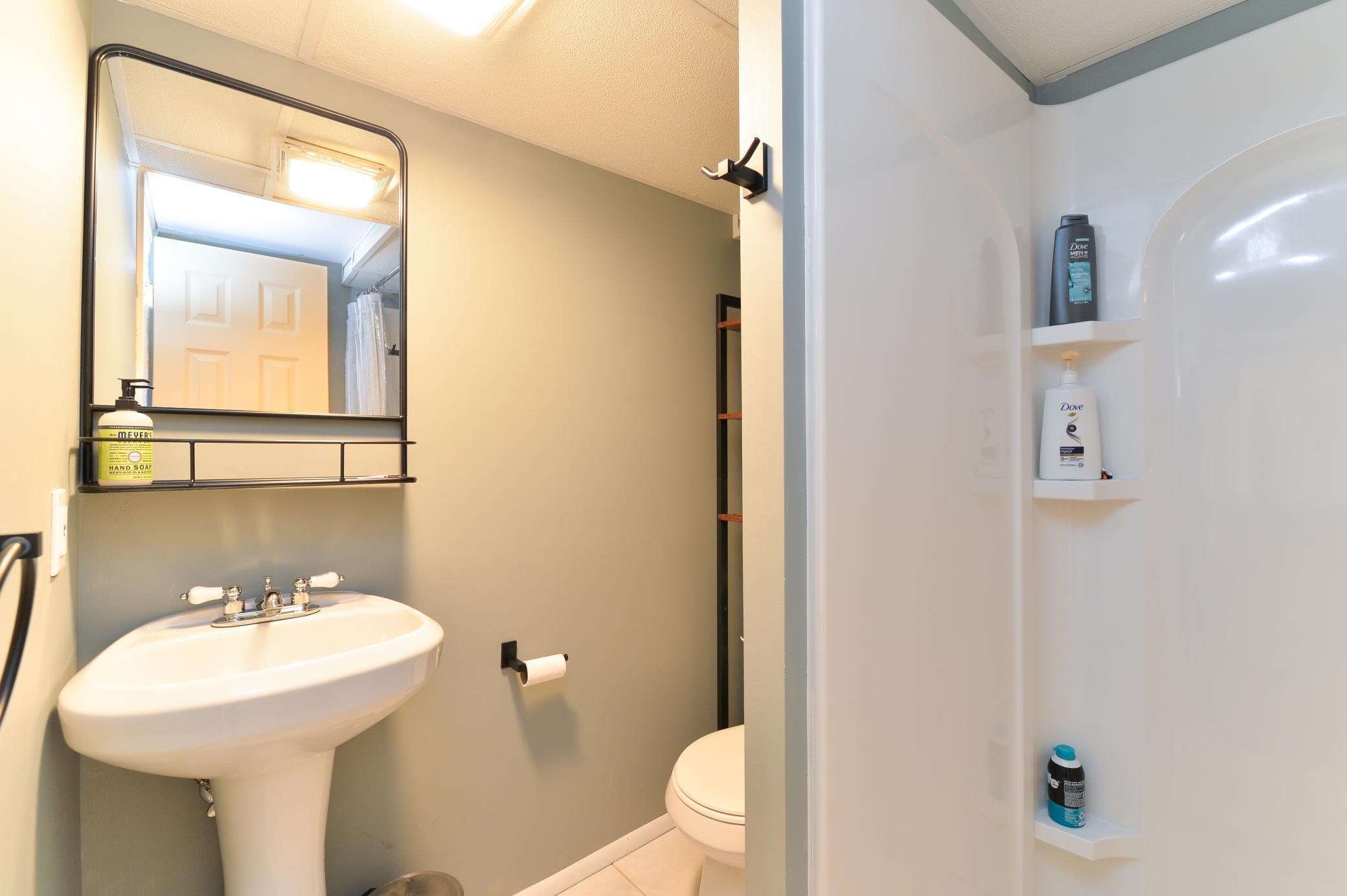 796 Cottage Avenue W