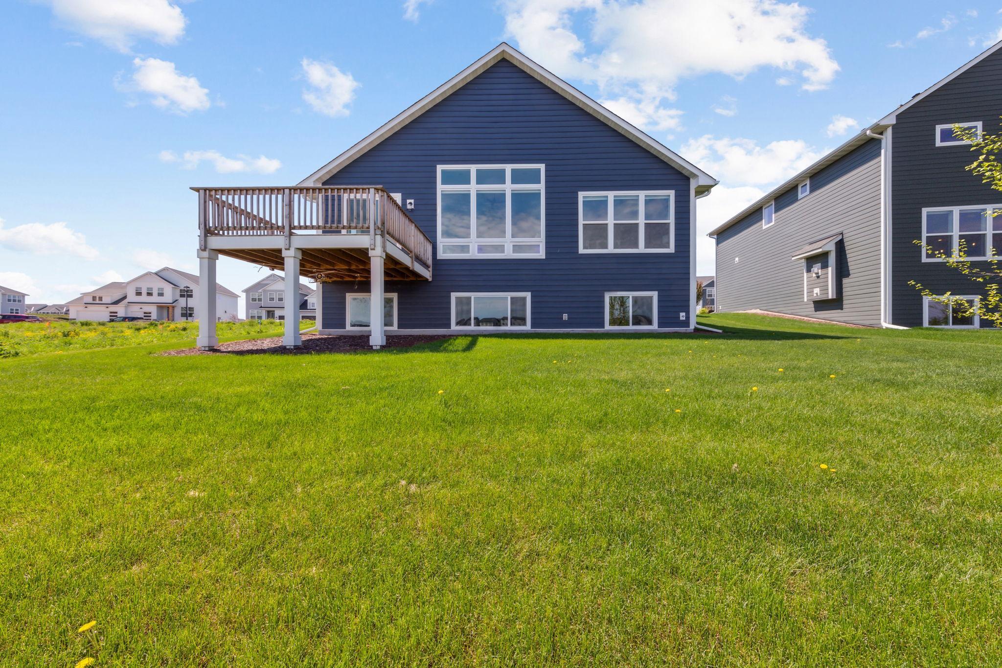 10040 Arrowwood Trail