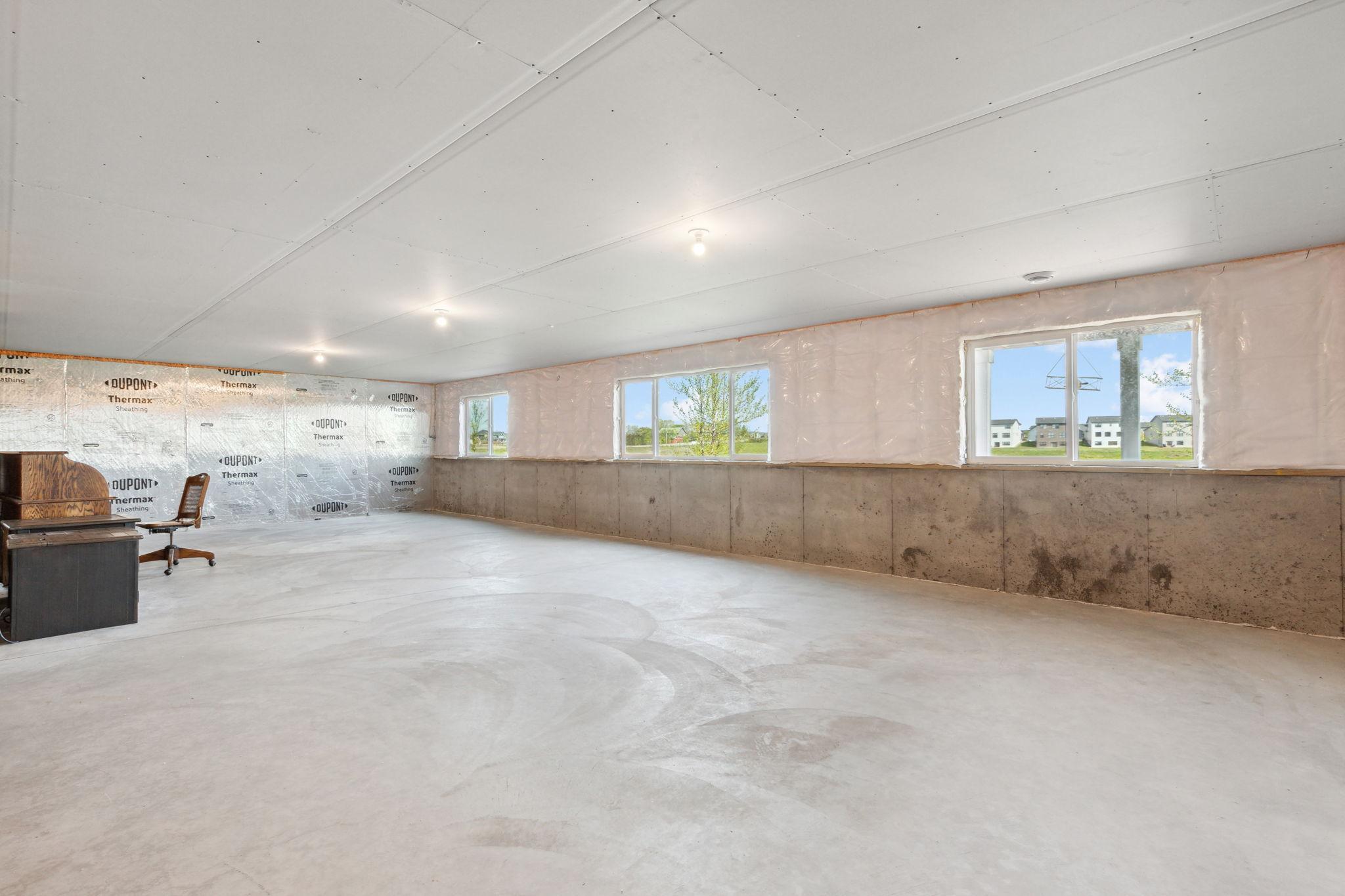 10040 Arrowwood Trail