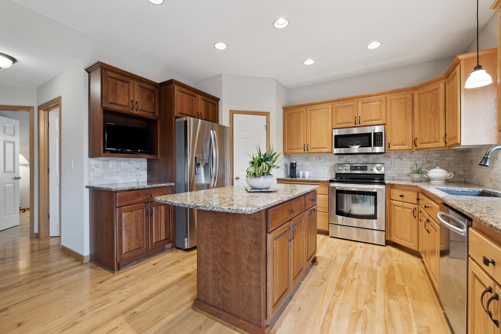 10611 Golden Eagle Trail