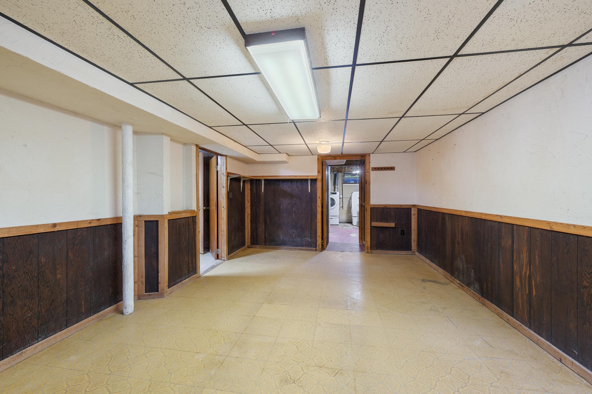 1279 Clarence Street