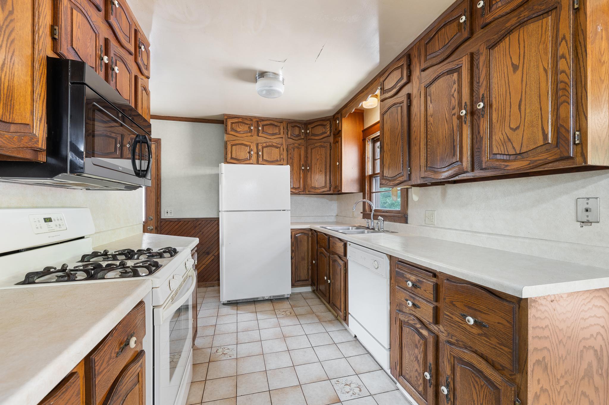 1279 Clarence Street