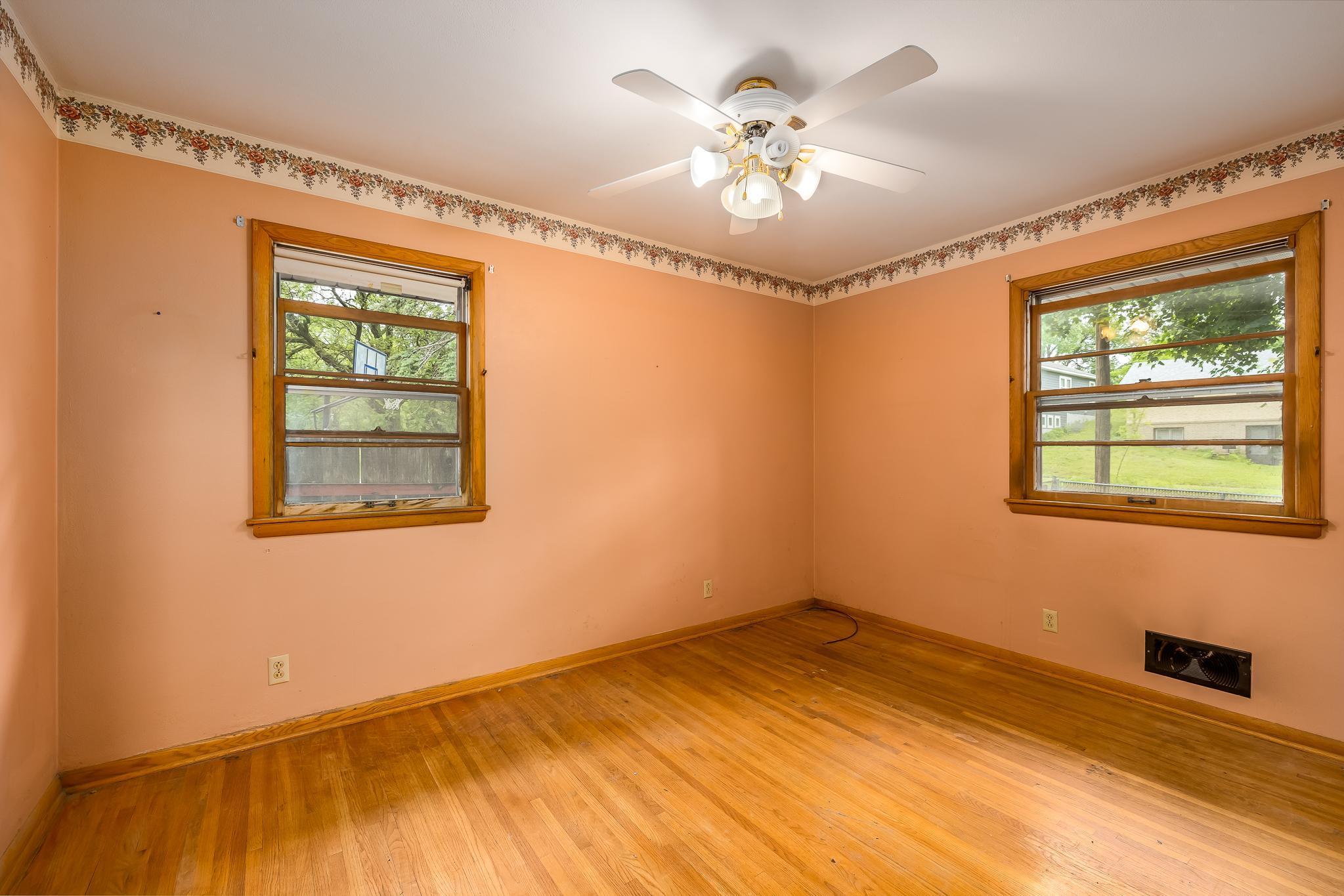 1279 Clarence Street