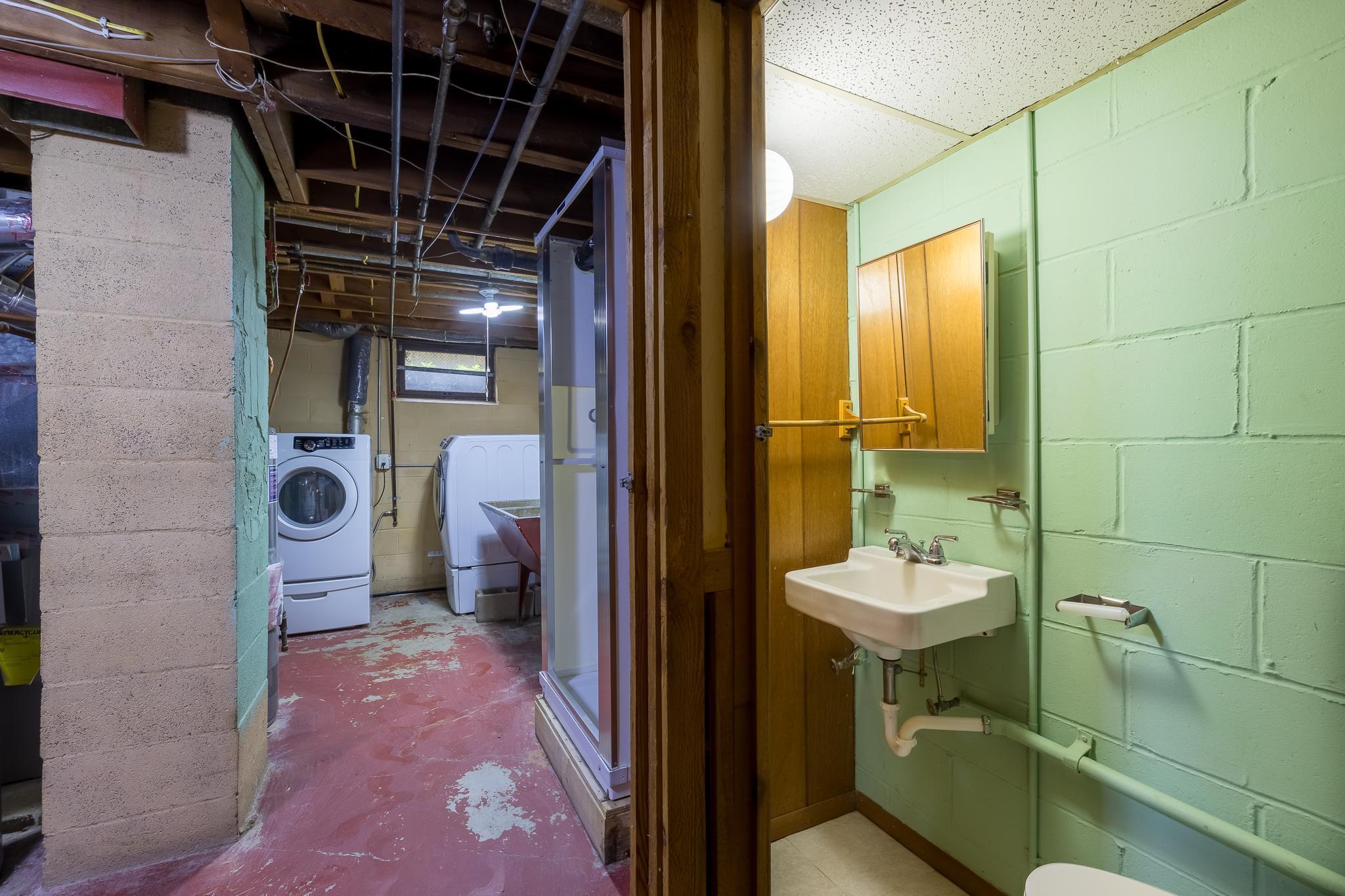 1279 Clarence Street