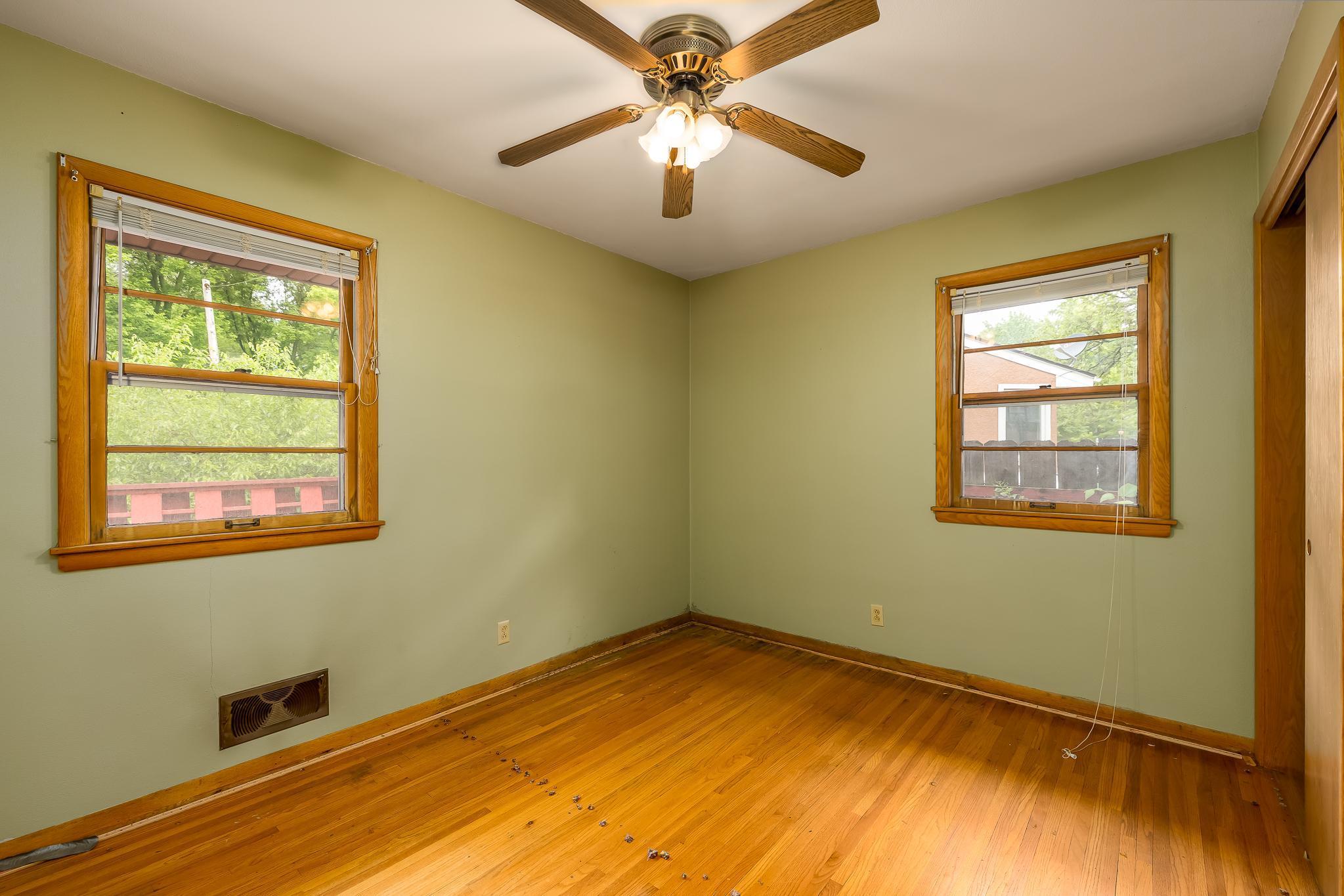 1279 Clarence Street