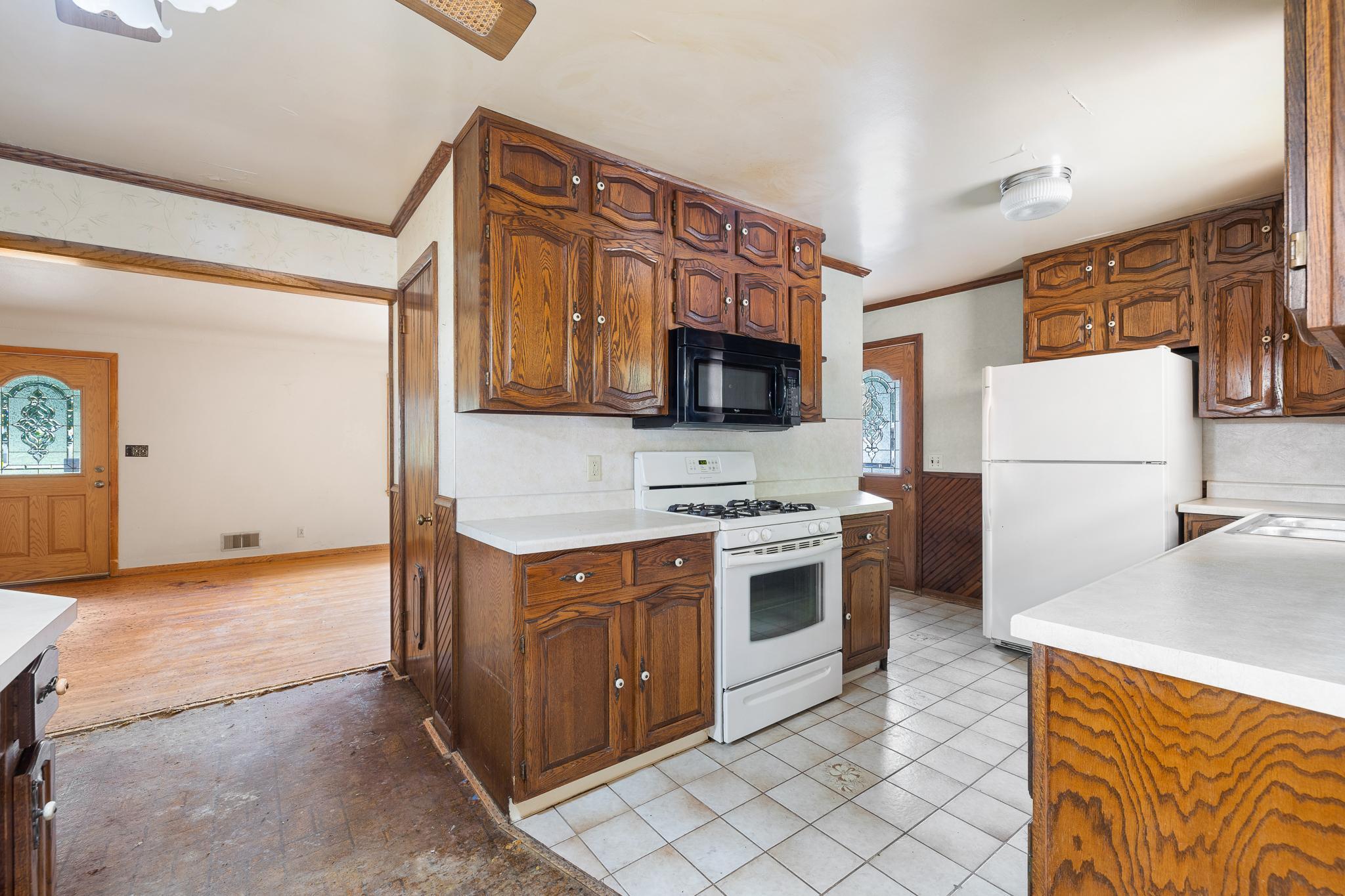 1279 Clarence Street