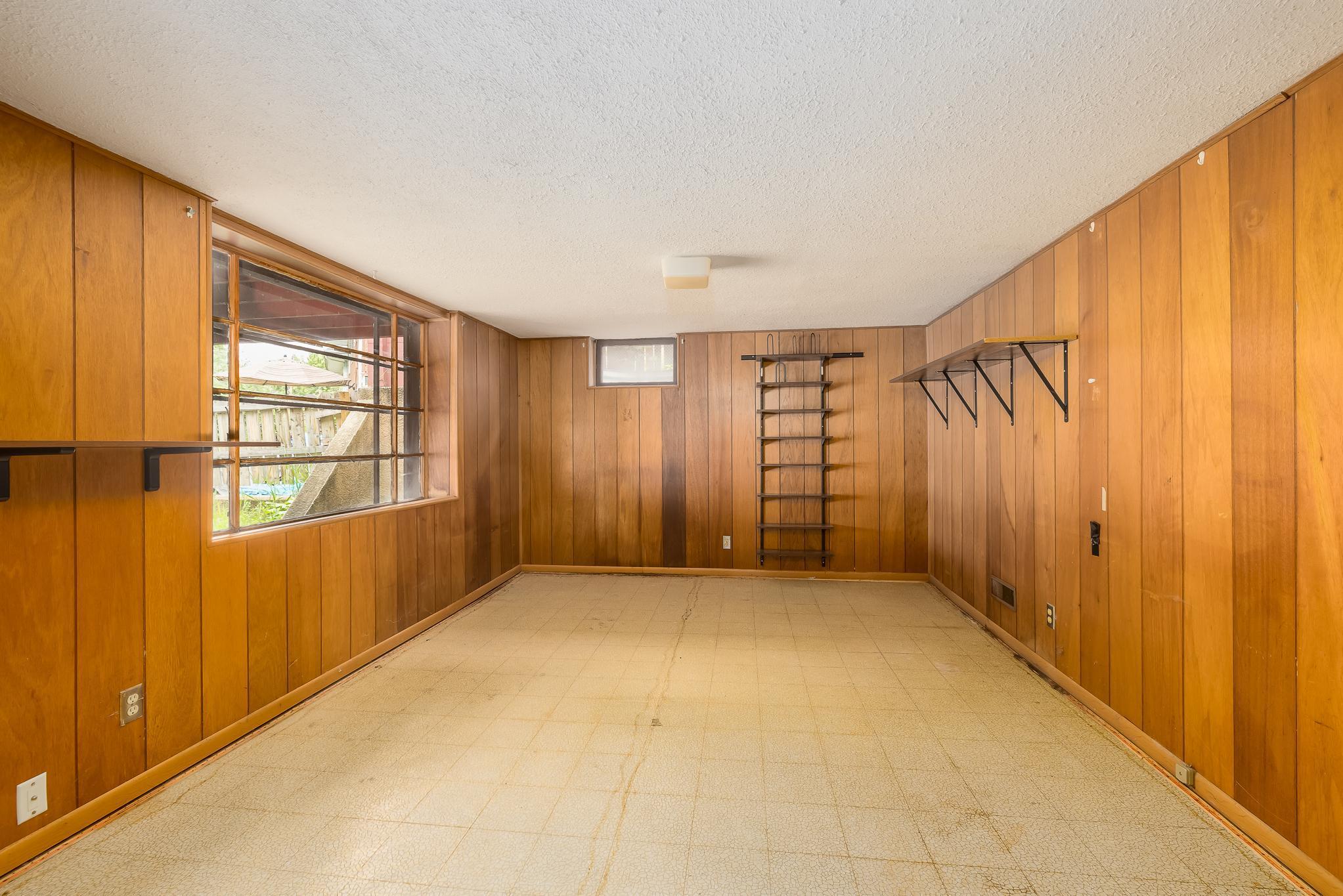 1279 Clarence Street