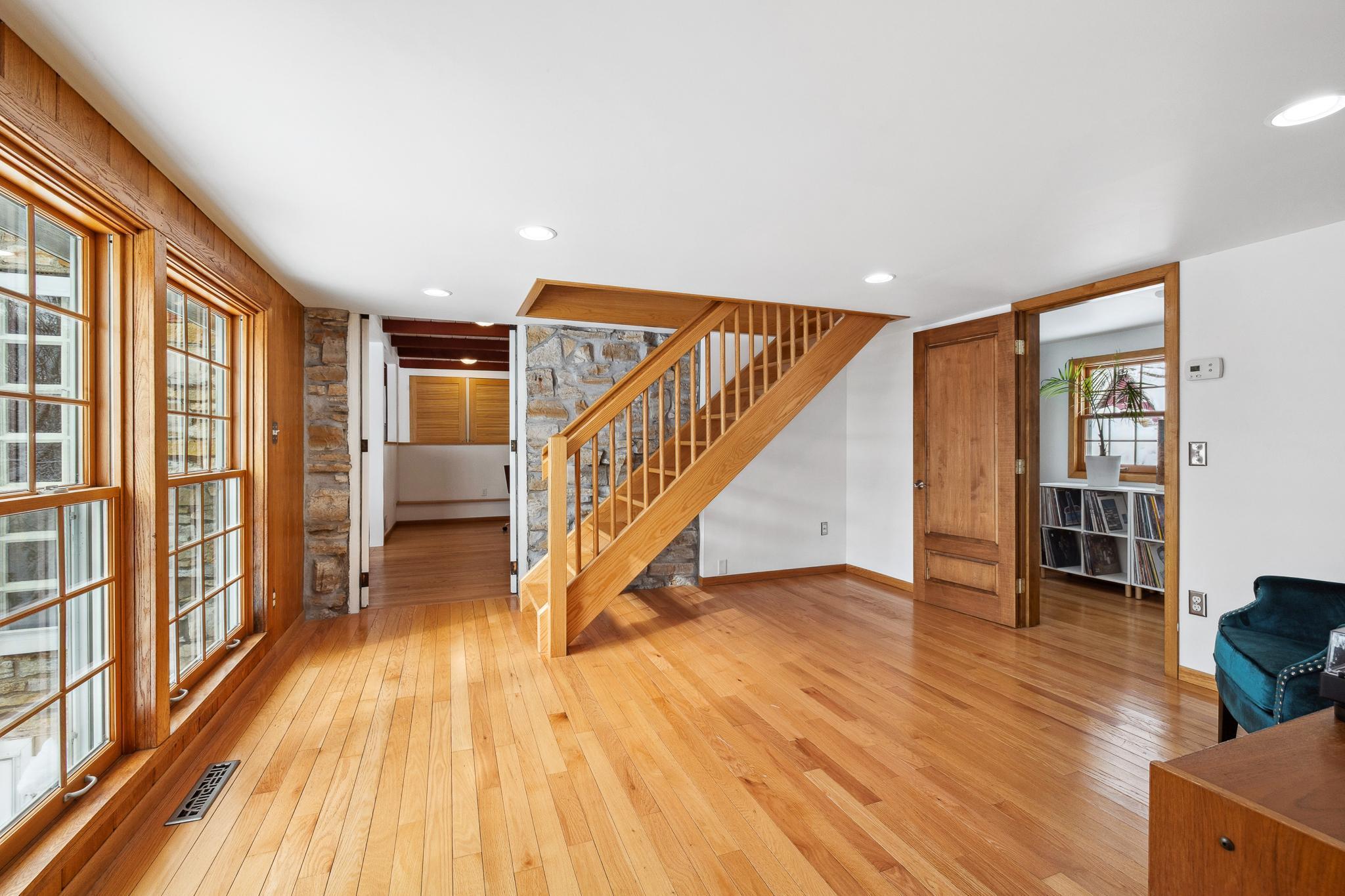 5228 90th Street E