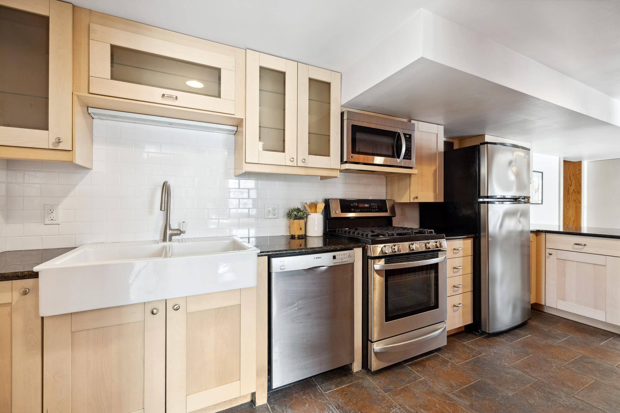 5228 90th Street E