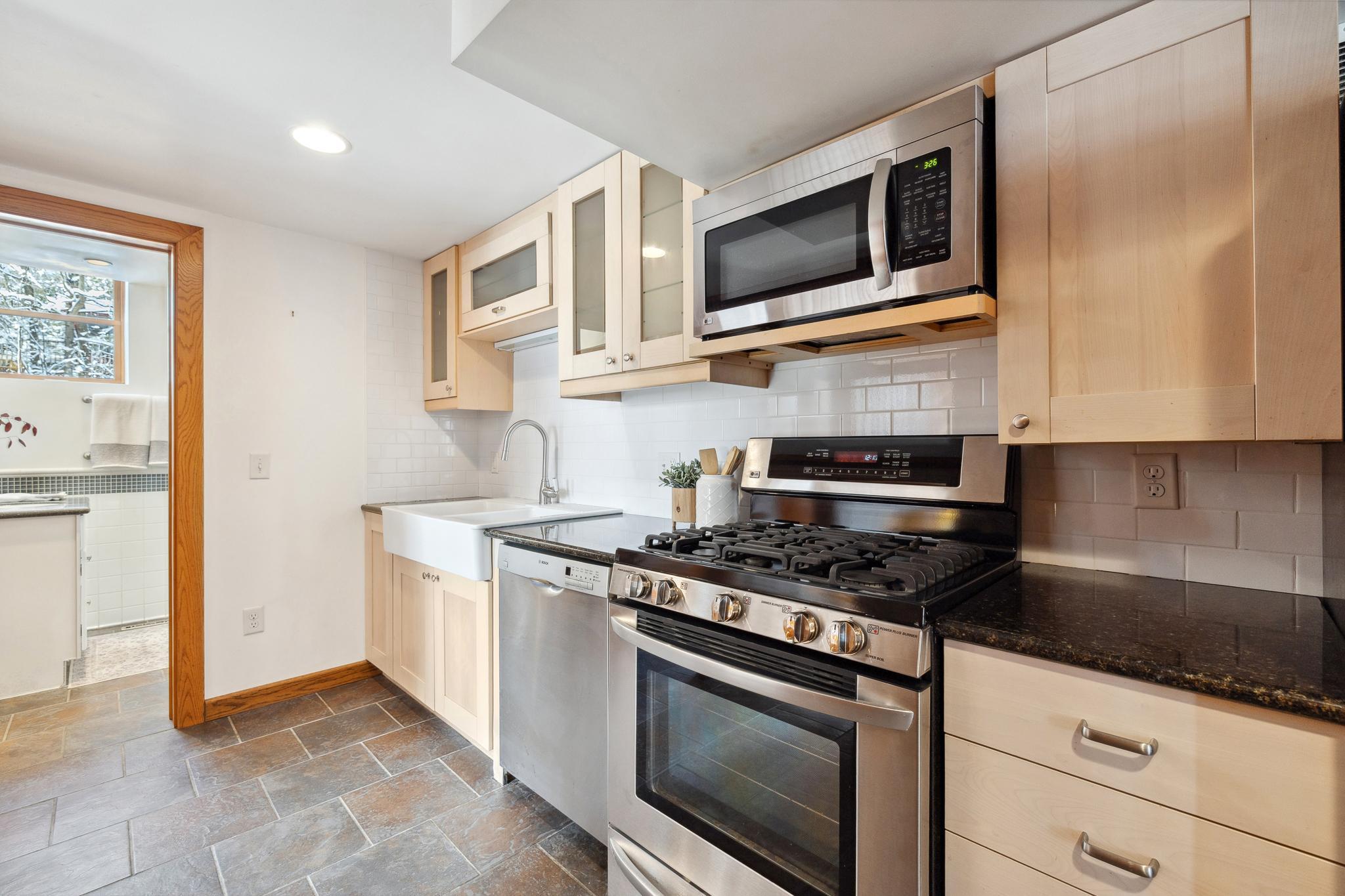5228 90th Street E