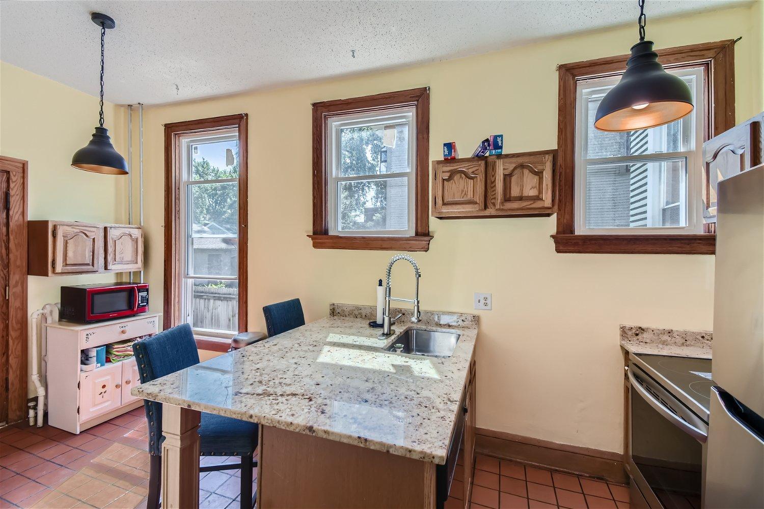 460 Marshall Avenue Unit: B