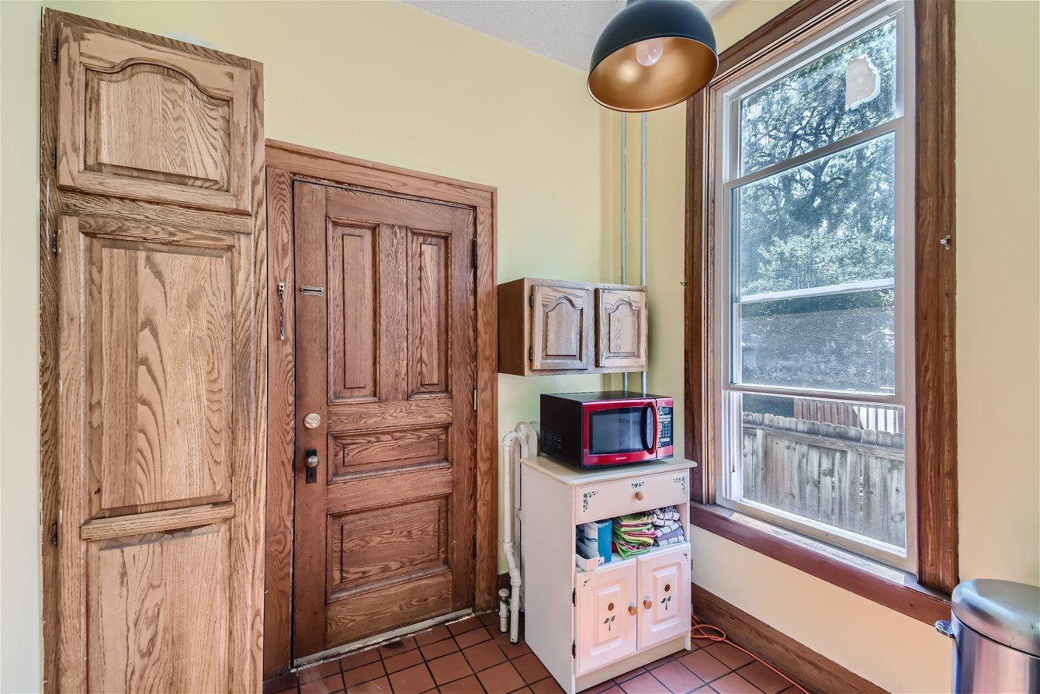 460 Marshall Avenue Unit: B