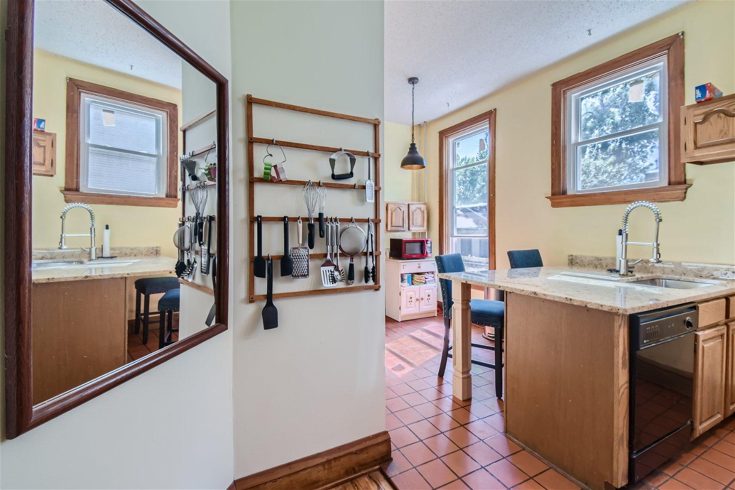 460 Marshall Avenue Unit: B