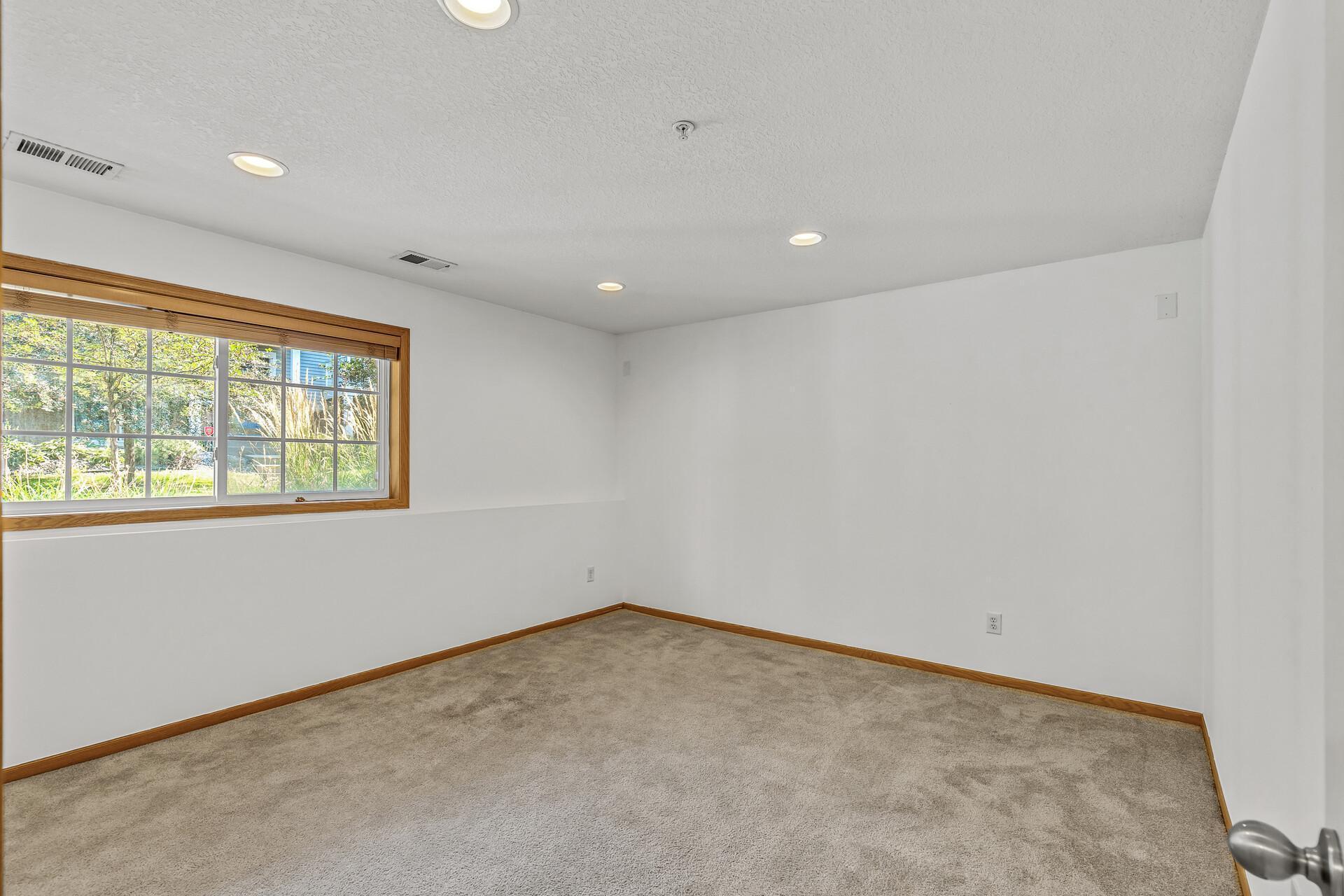 1671 Village Trail E Unit: 2