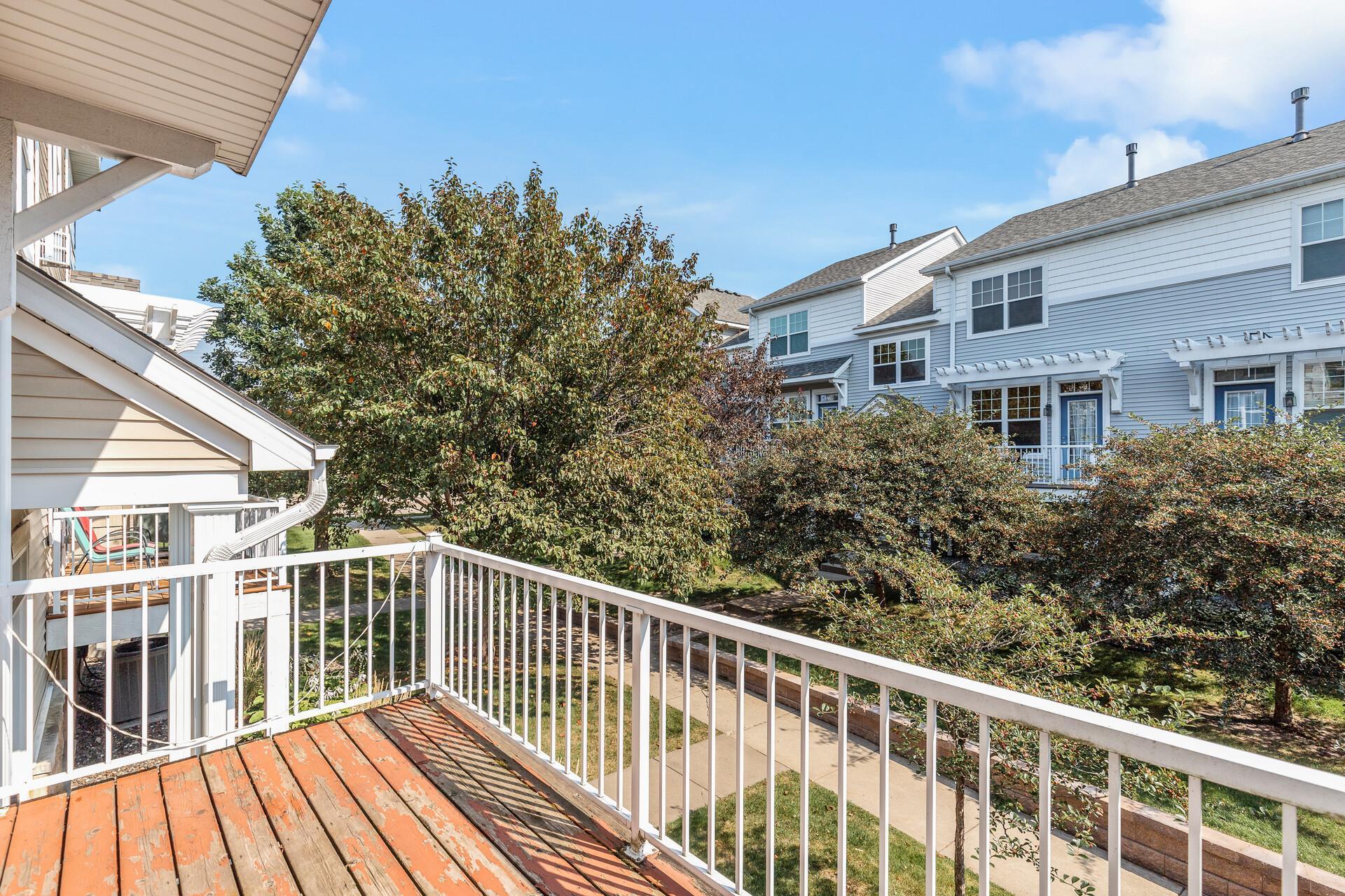 1671 Village Trail E Unit: 2