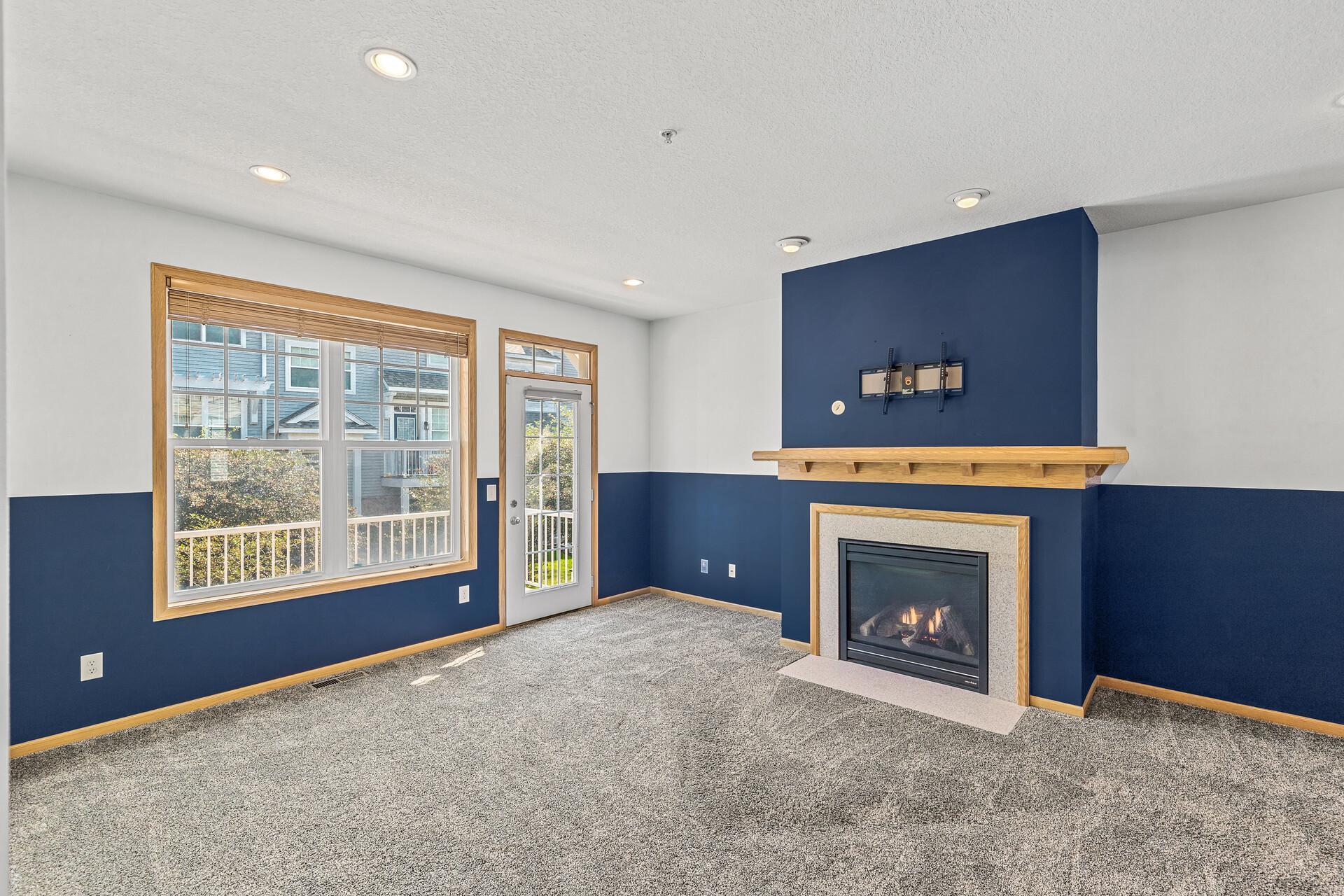 1671 Village Trail E Unit: 2