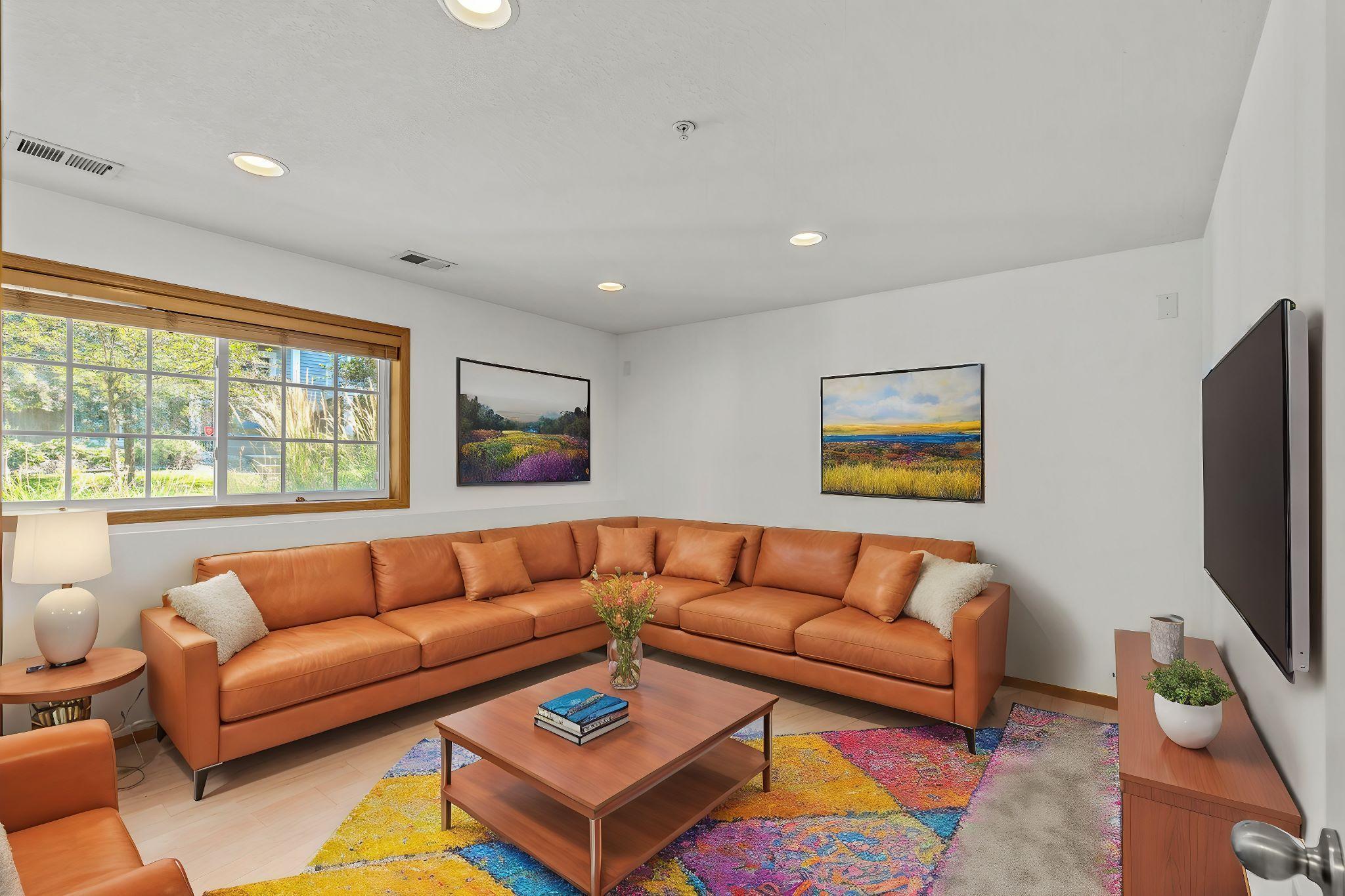 1671 Village Trail E Unit: 2