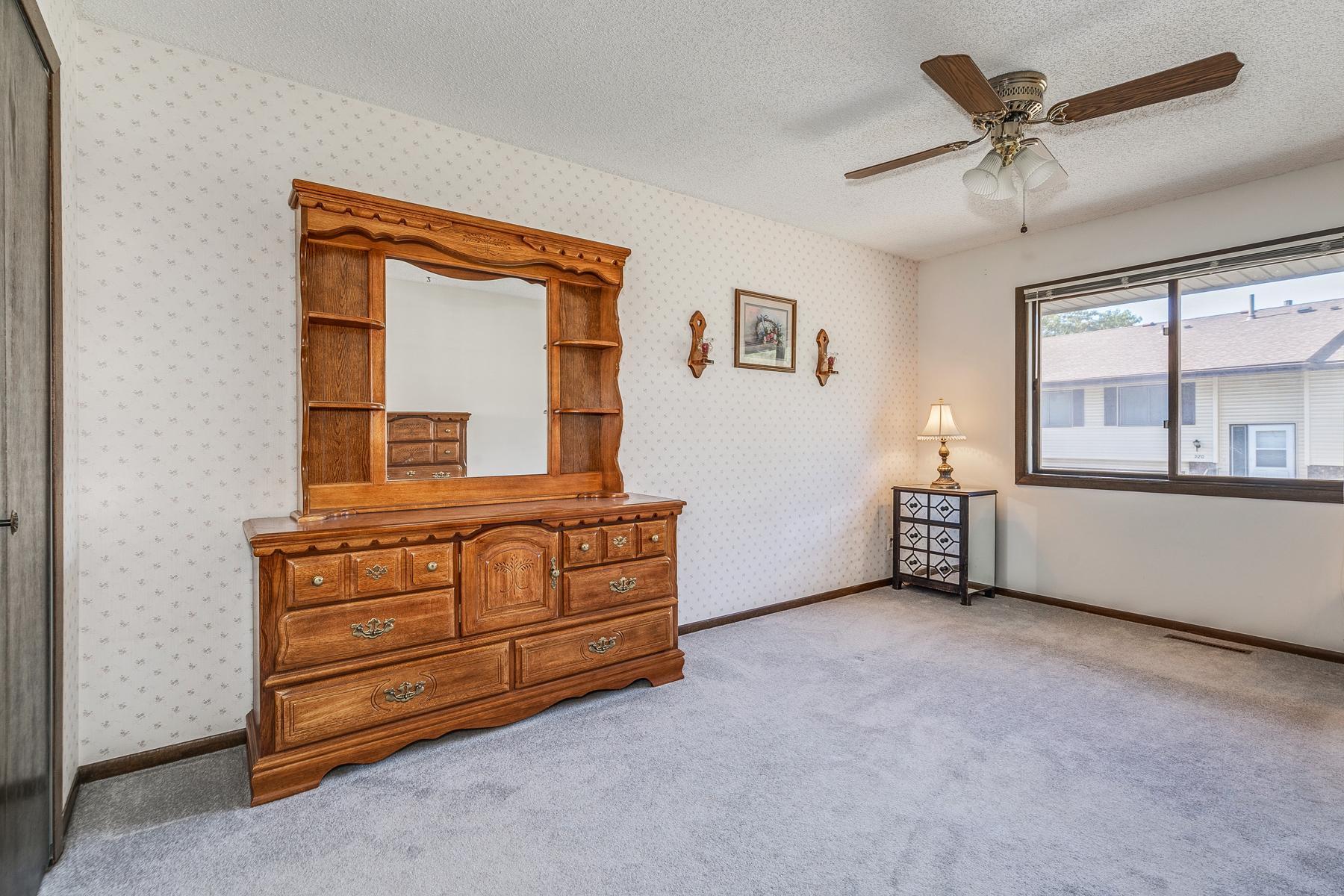 932 Heritage Court W