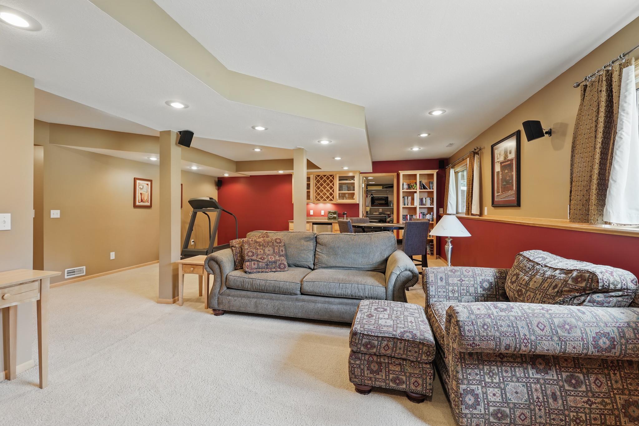 8036 Greenbriar Lane