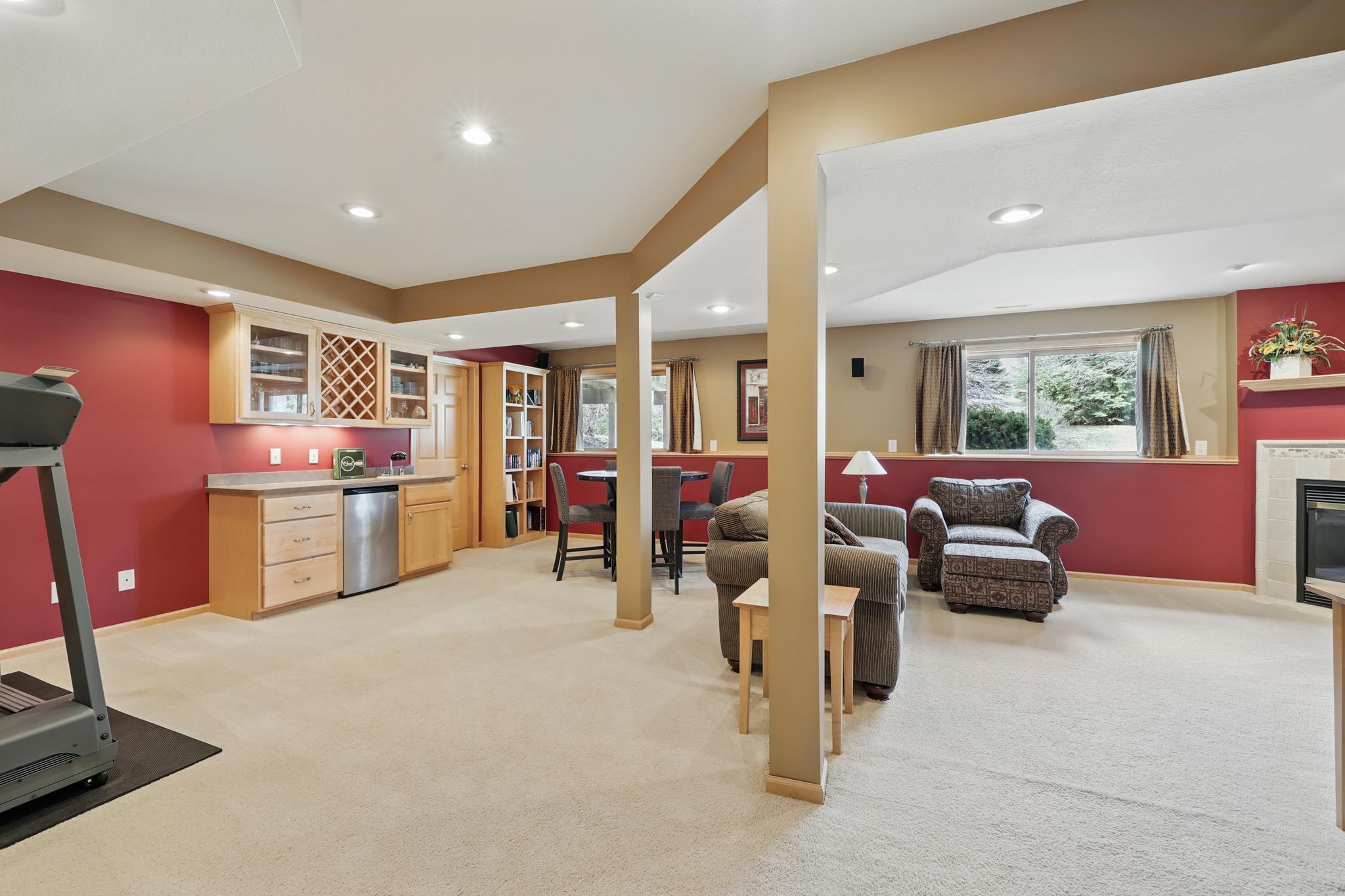 8036 Greenbriar Lane