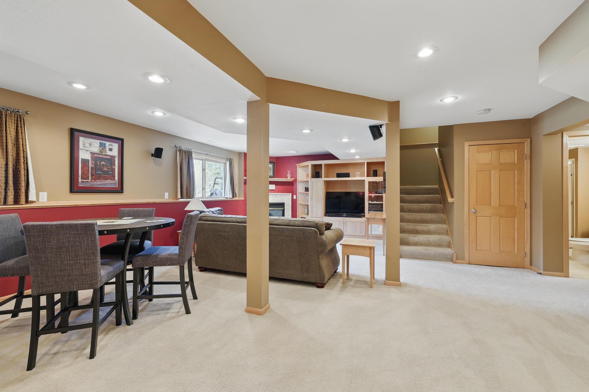 8036 Greenbriar Lane