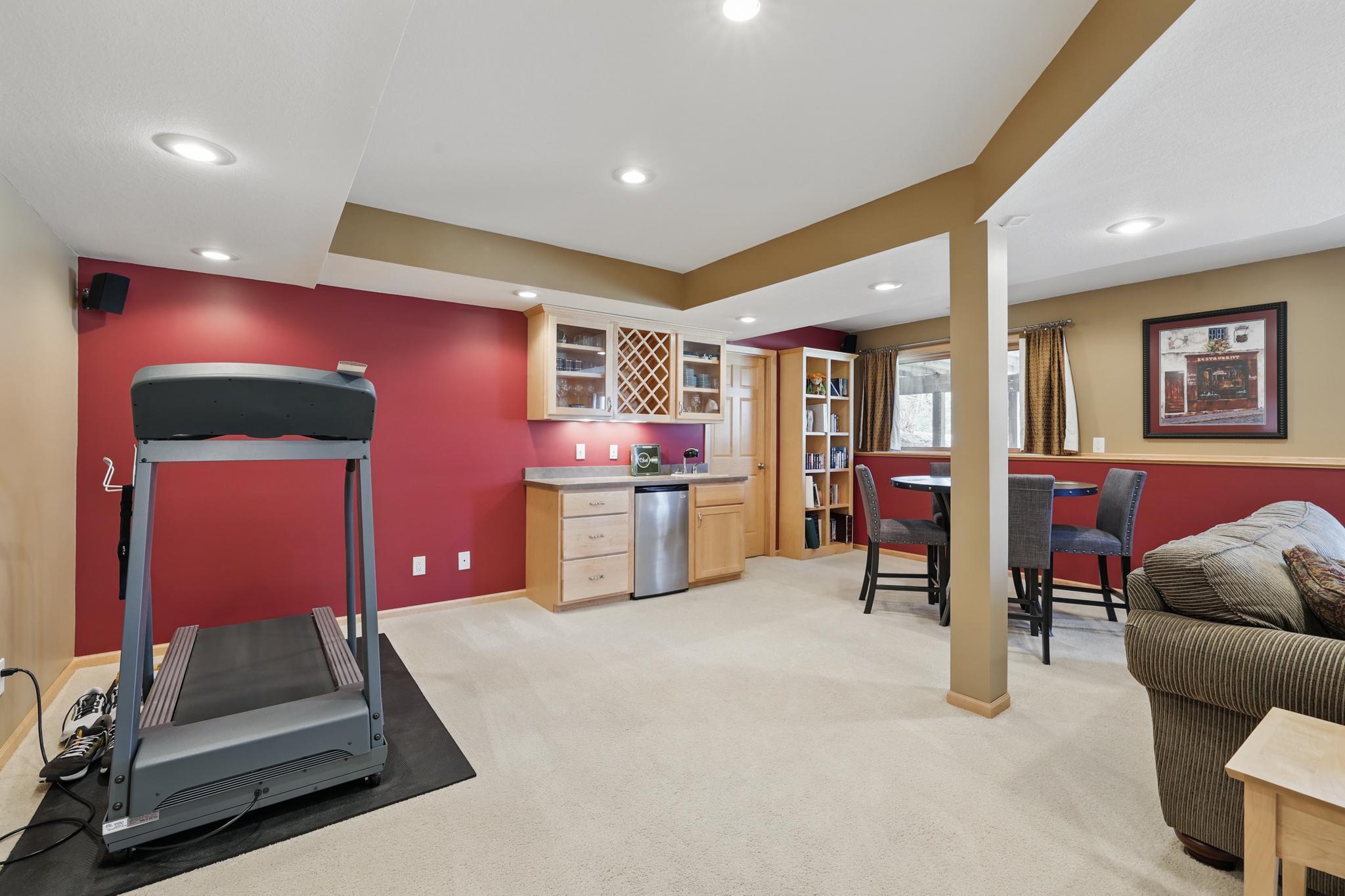 8036 Greenbriar Lane