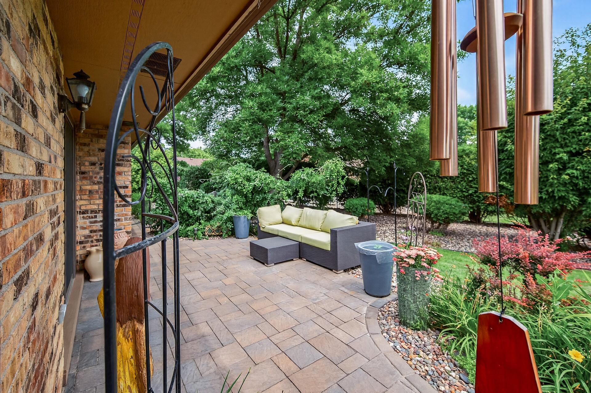 7070 Robinwood Trail