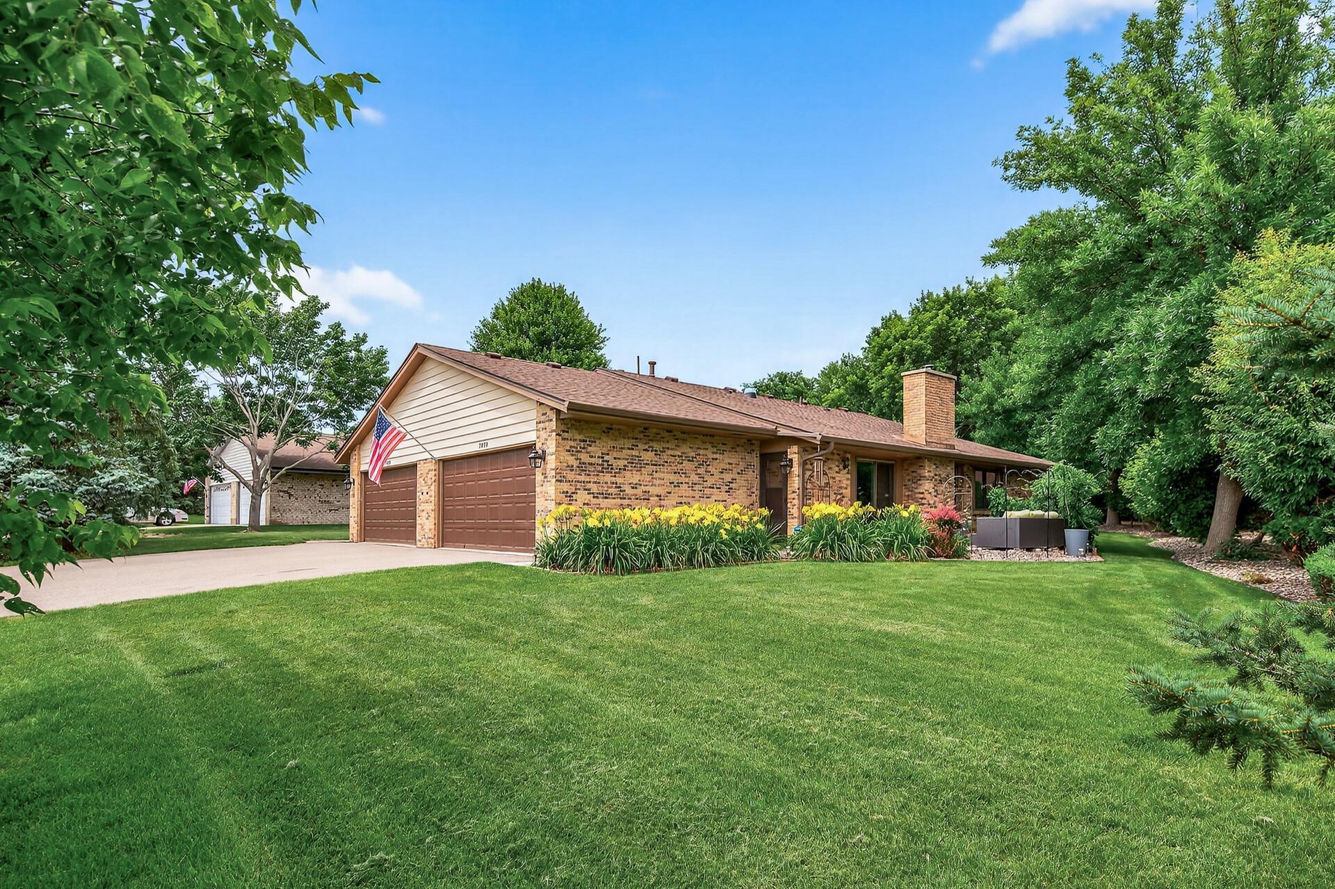 7070 Robinwood Trail