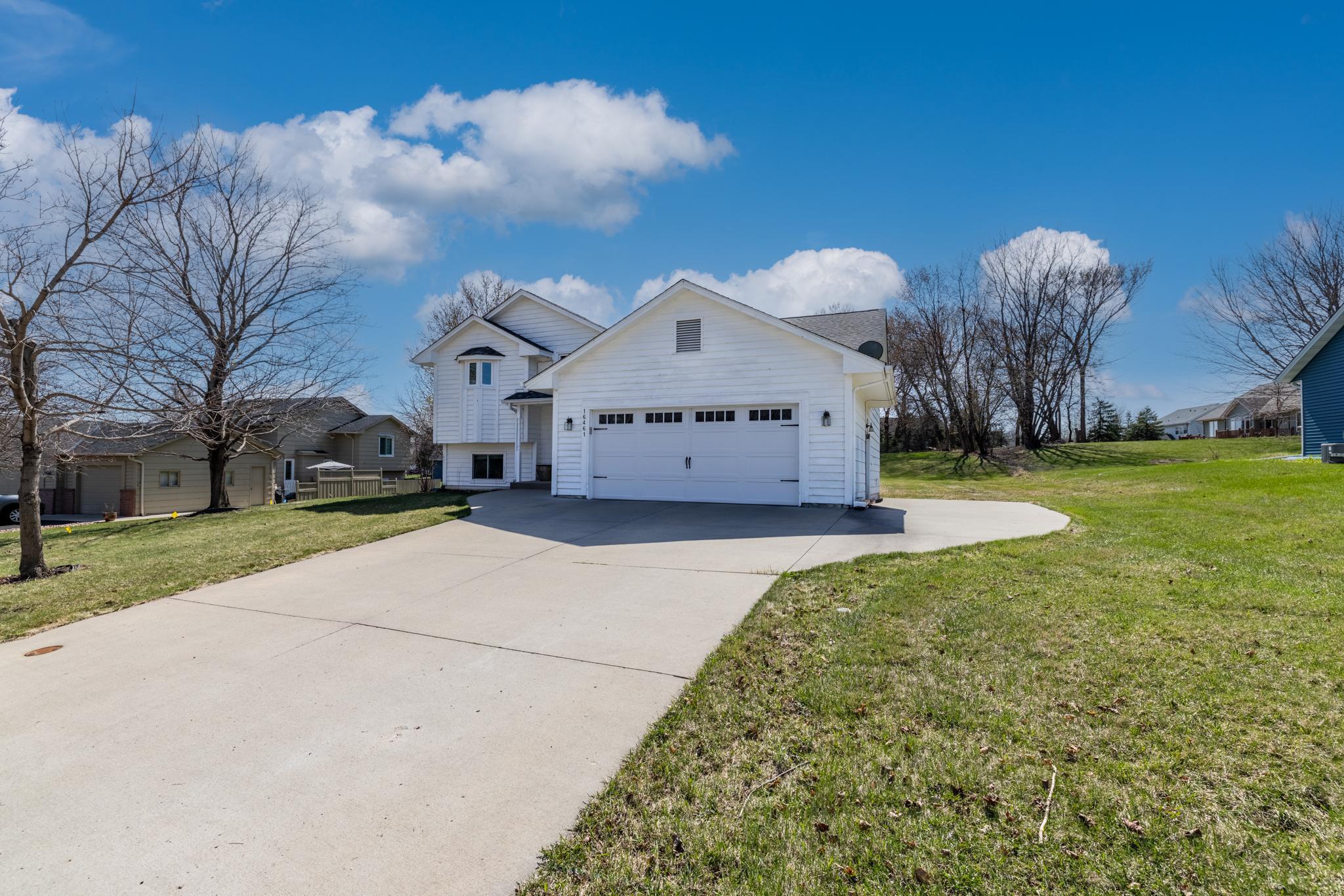 16461 Harwell Avenue