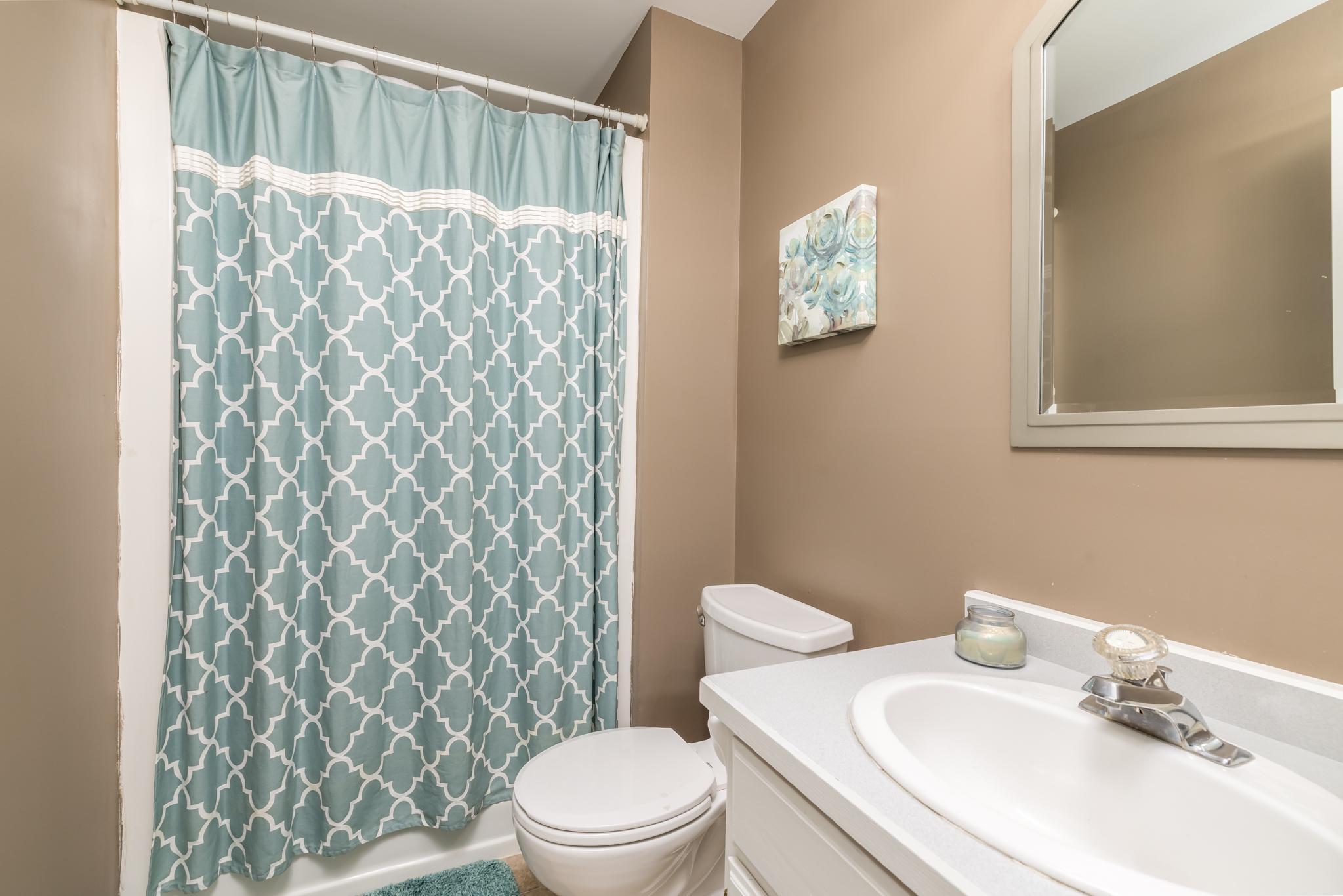 16461 Harwell Avenue