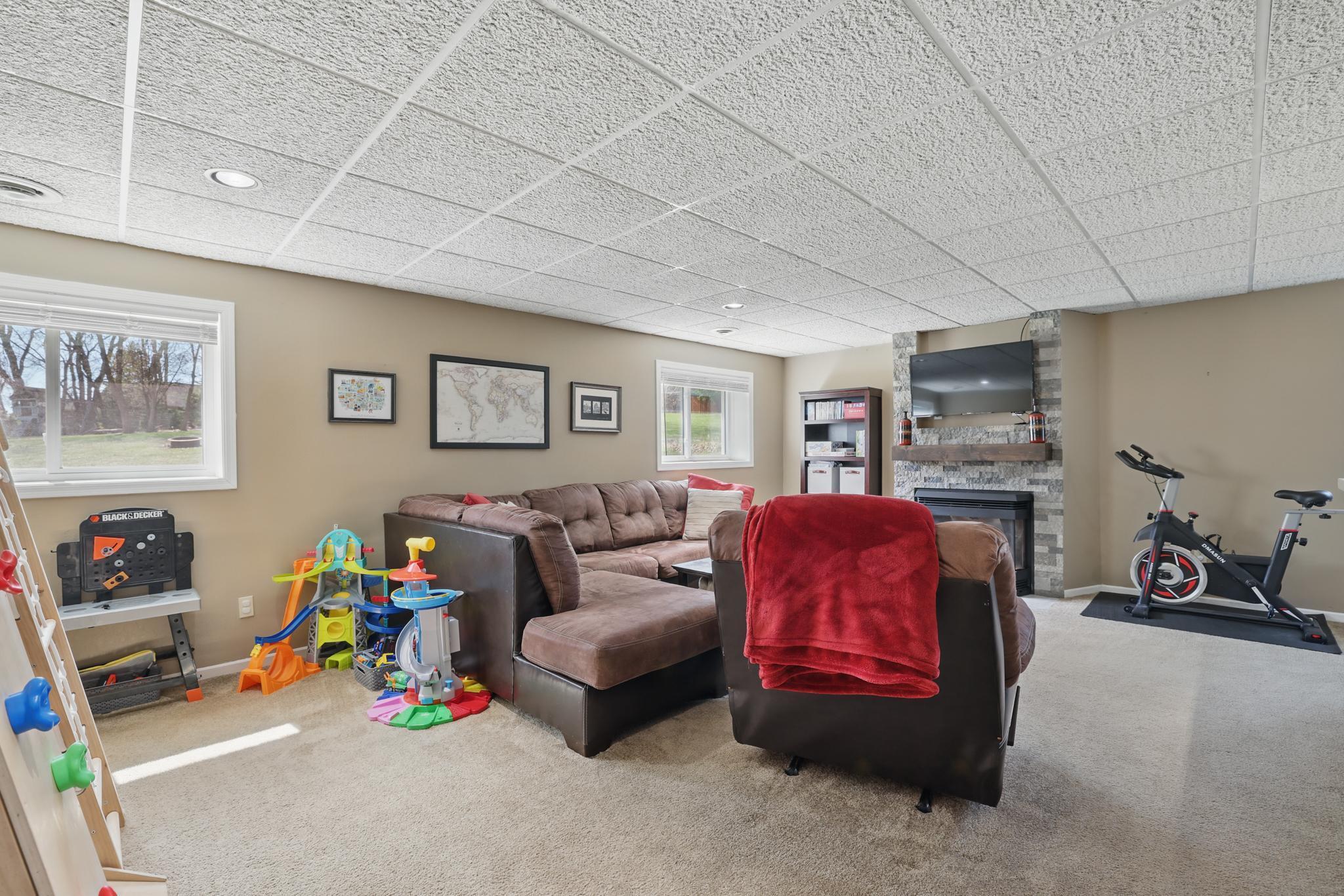 16461 Harwell Avenue