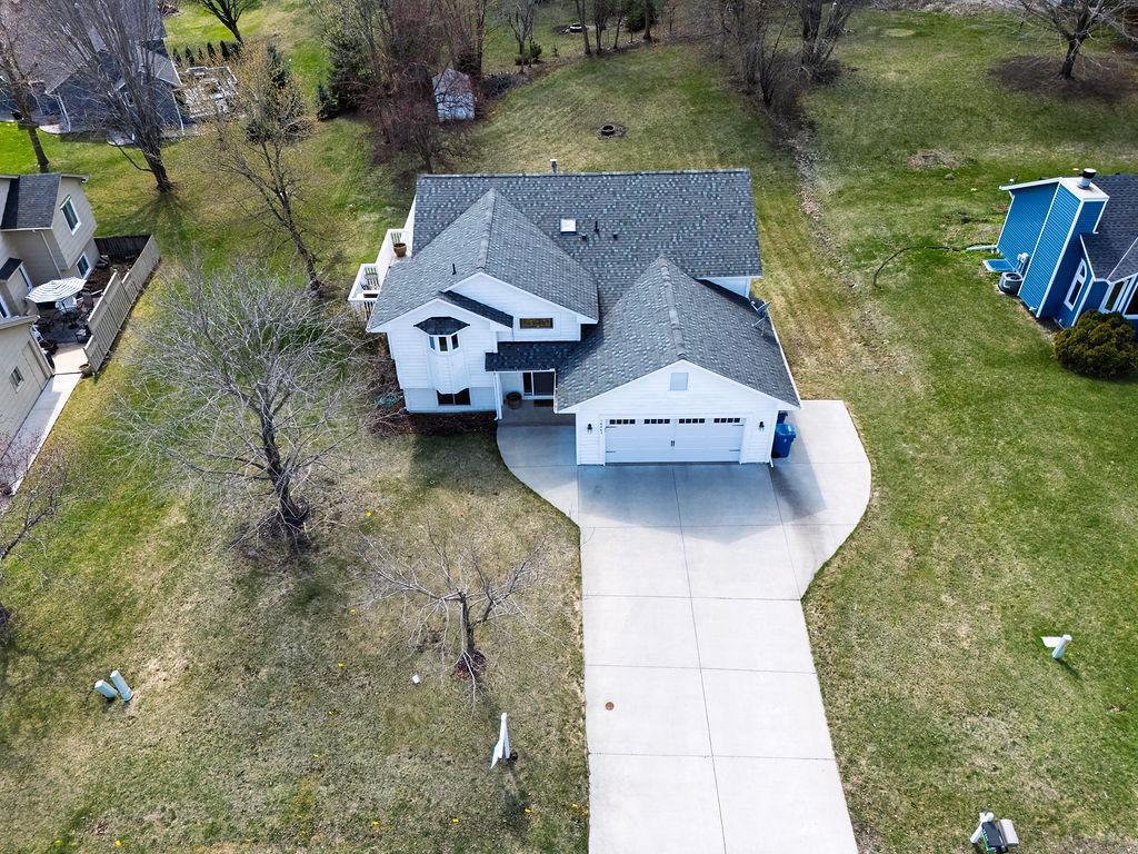 16461 Harwell Avenue